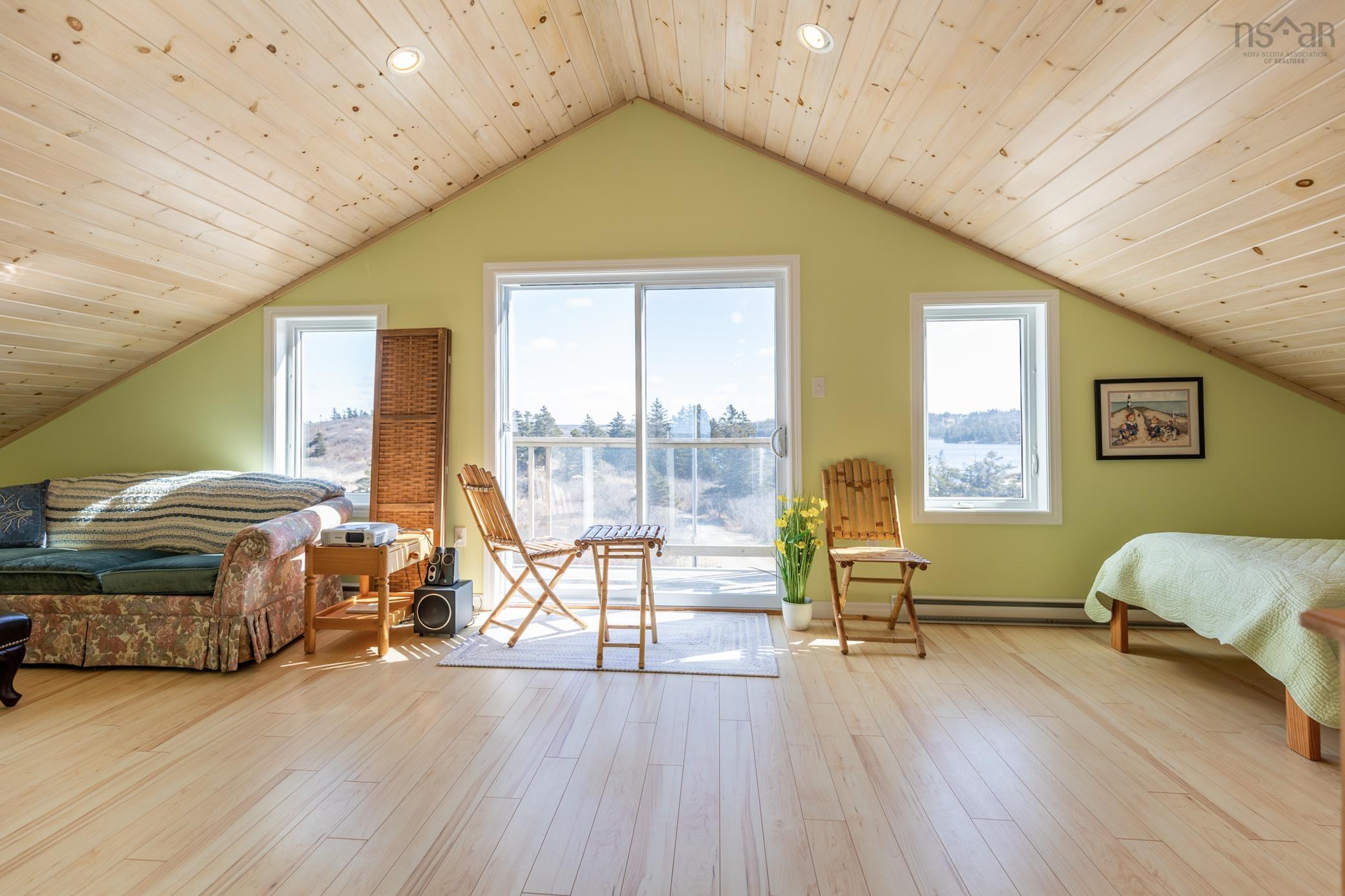 2359 Main Shore Road 