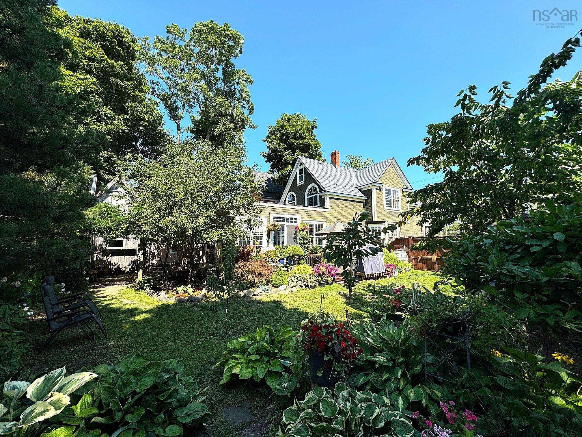 658 George Street 