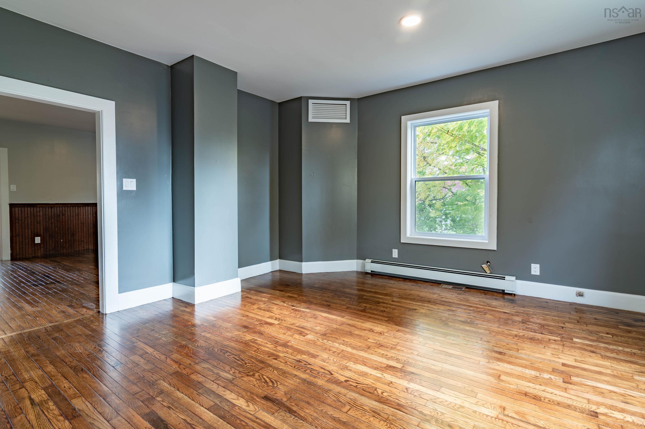 $499,900.00: 199 Main Street, Middleton