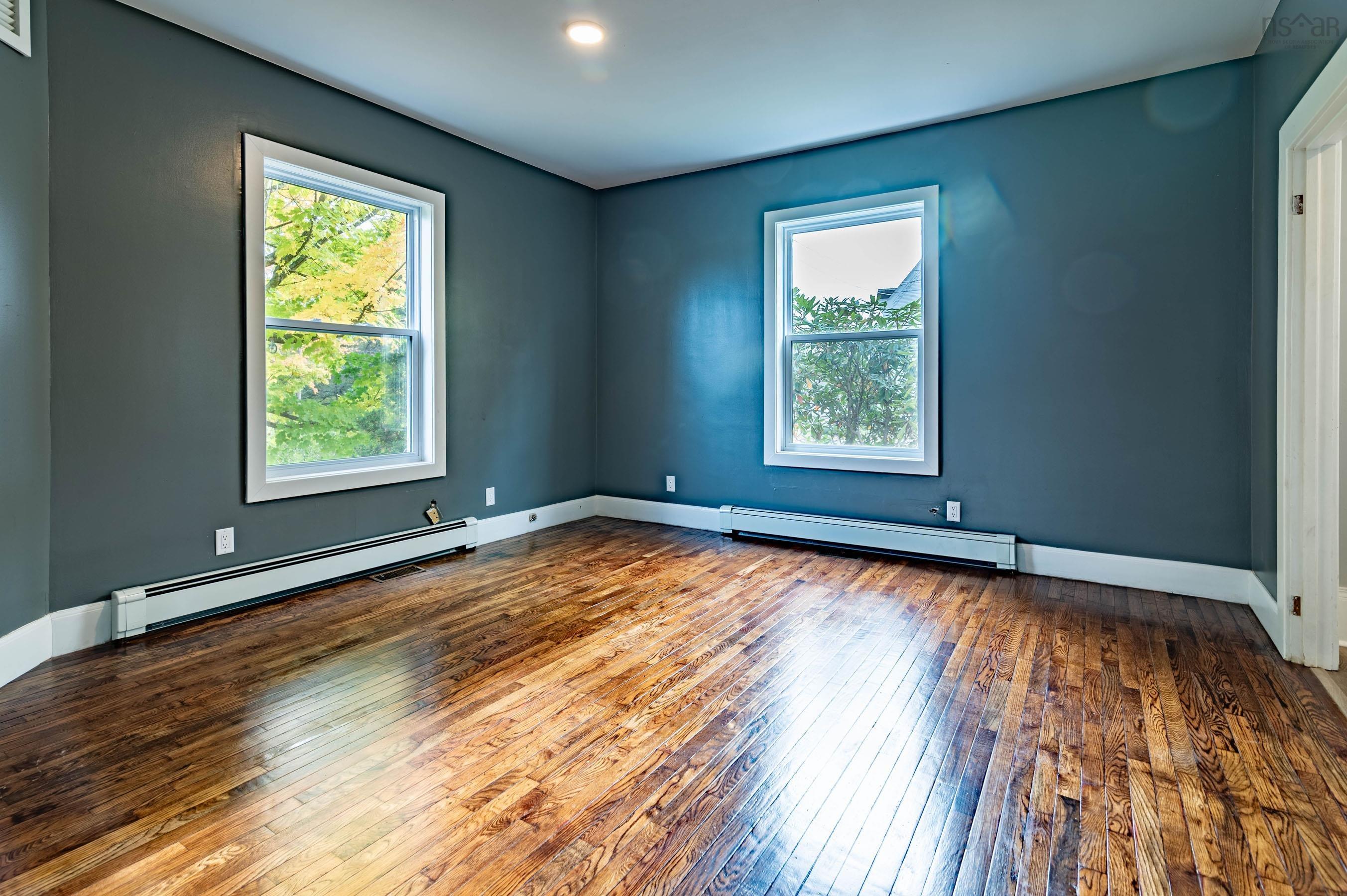 $499,900.00: 199 Main Street, Middleton