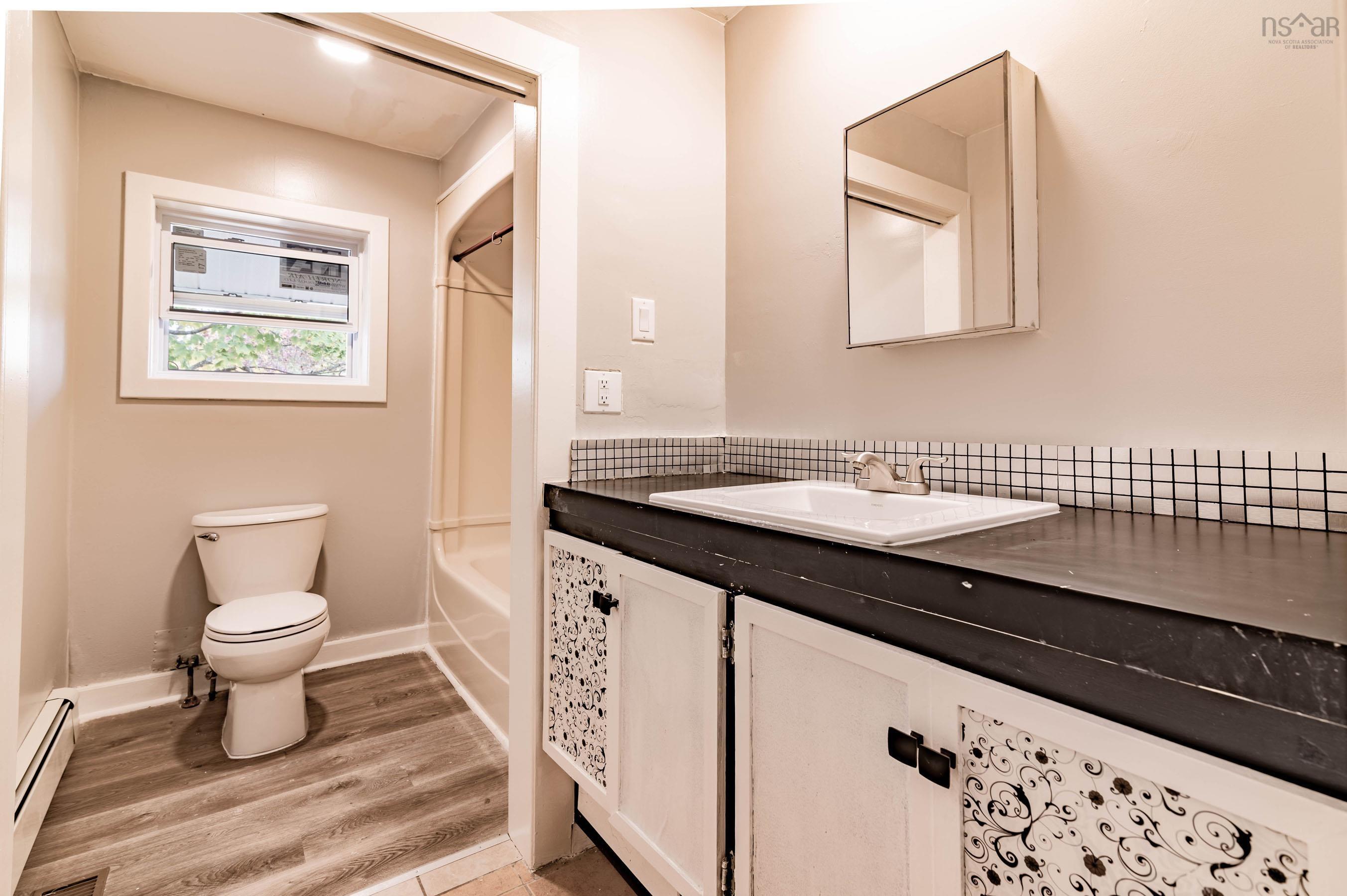 $499,900.00: 199 Main Street, Middleton