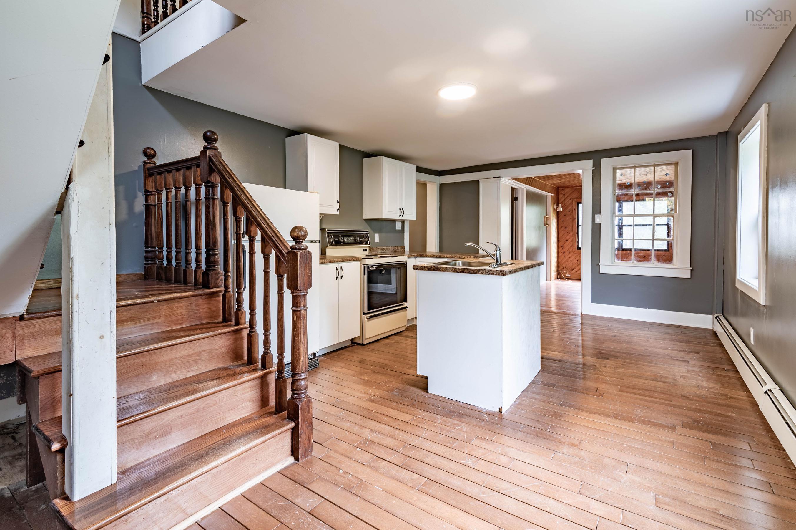 $499,900.00: 199 Main Street, Middleton