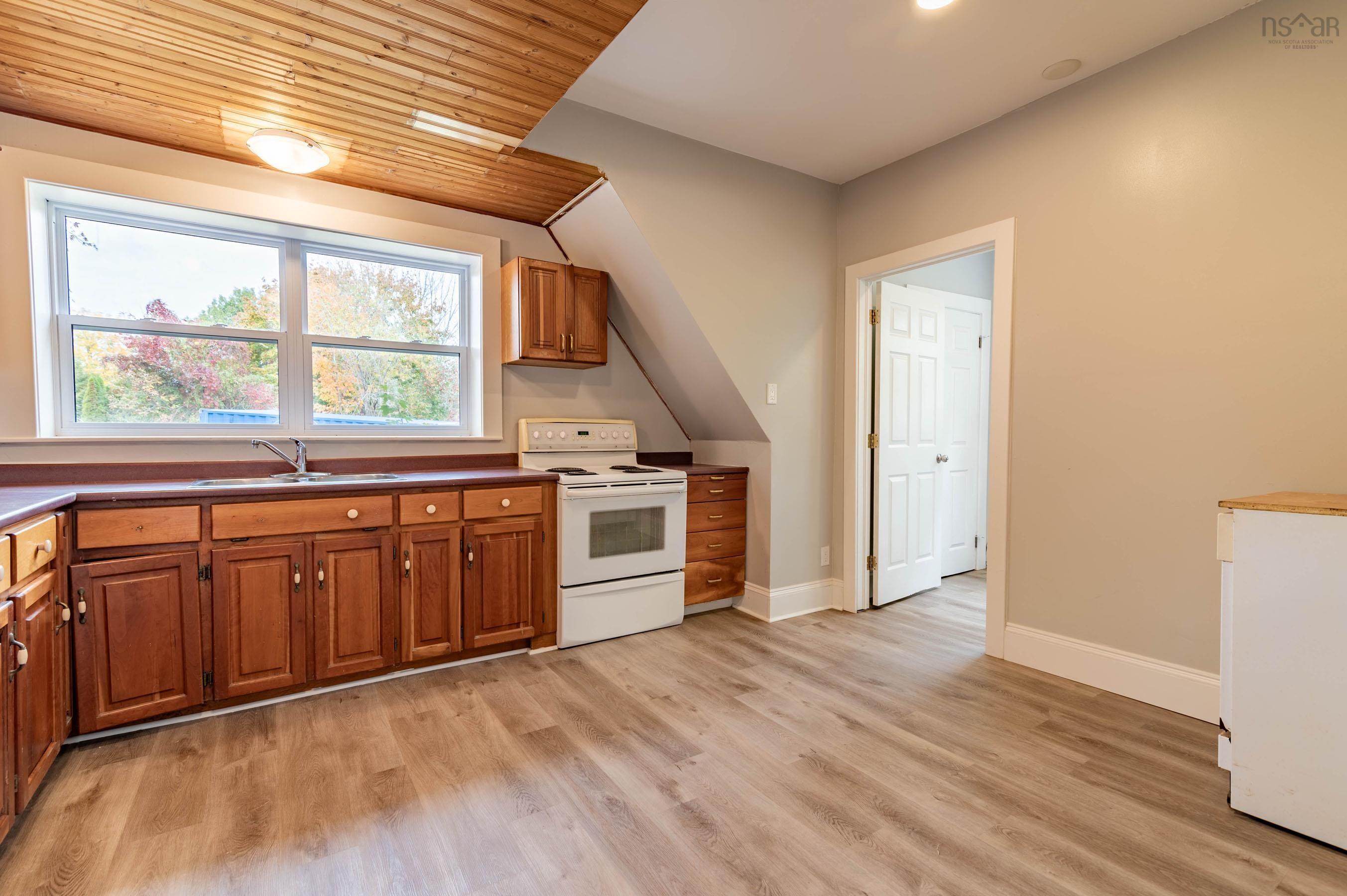 $499,900.00: 199 Main Street, Middleton