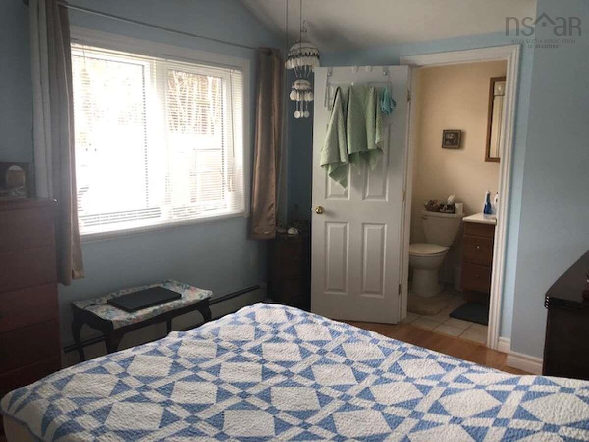 $680,000.00: 476 Maple Drive, Cape George