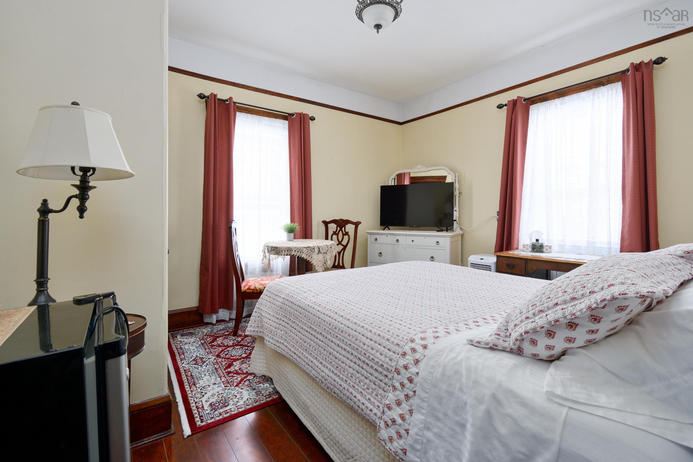 $825,000.00: 345 Esplanade Street, Sydney