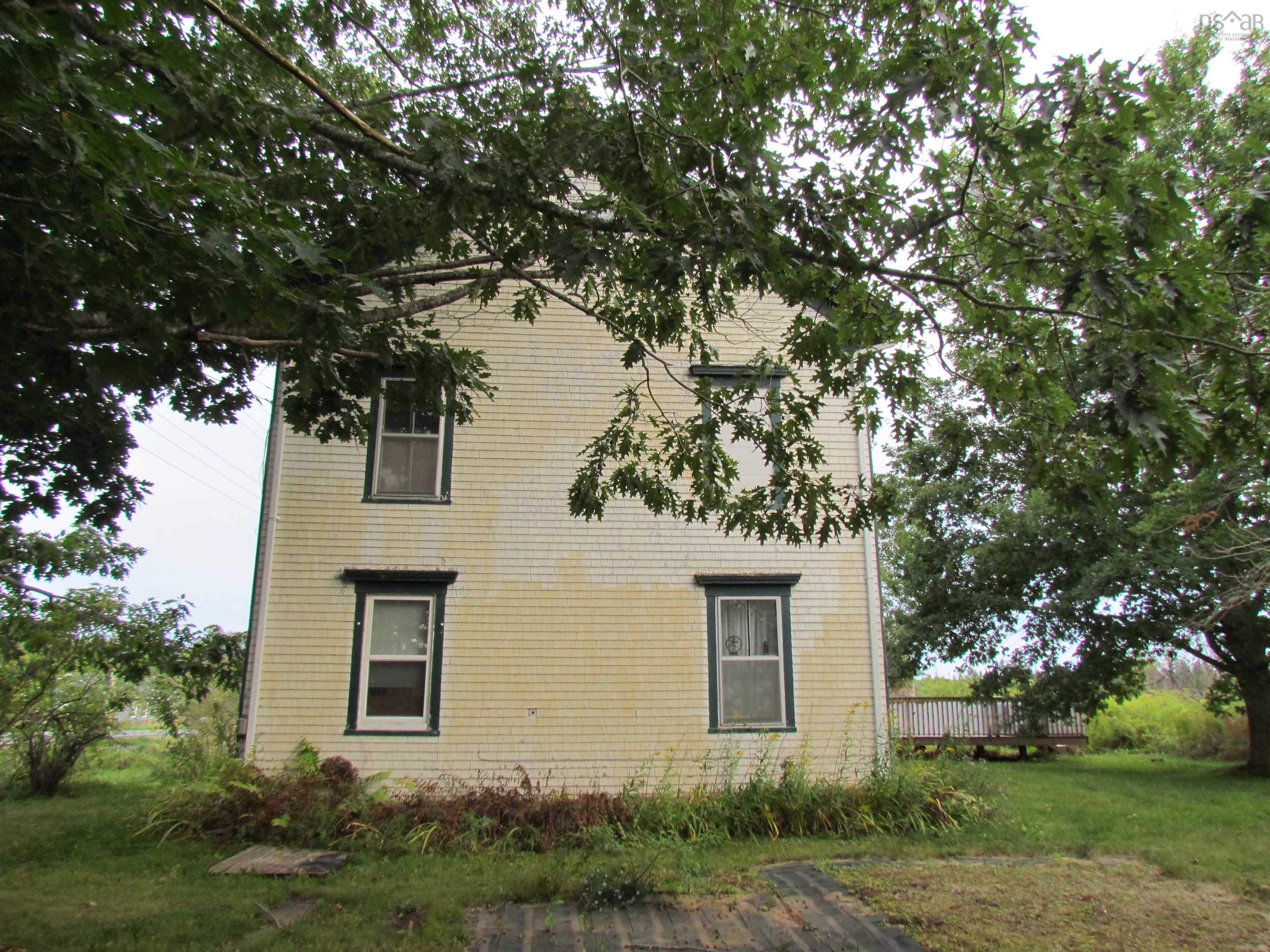 $180,000.00: 8894 Highway 215, Maitland