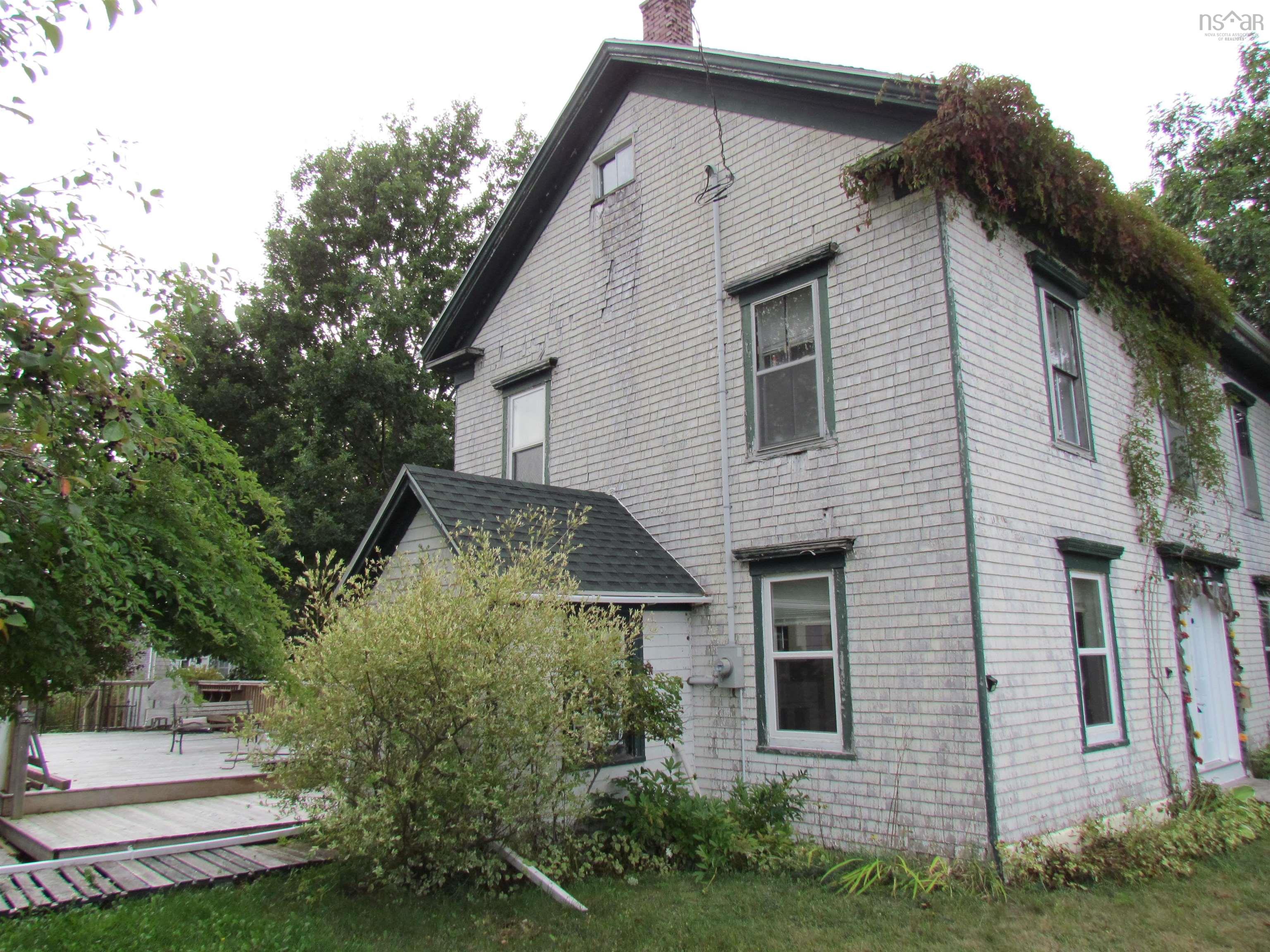 $180,000.00: 8894 Highway 215, Maitland