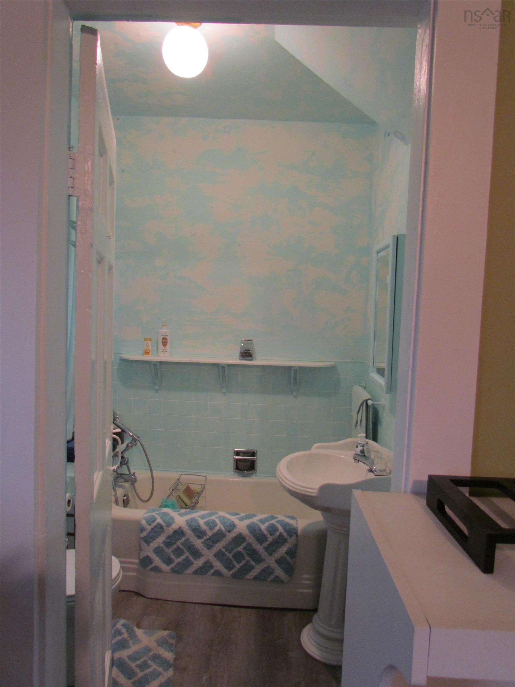 $180,000.00: 8894 Highway 215, Maitland