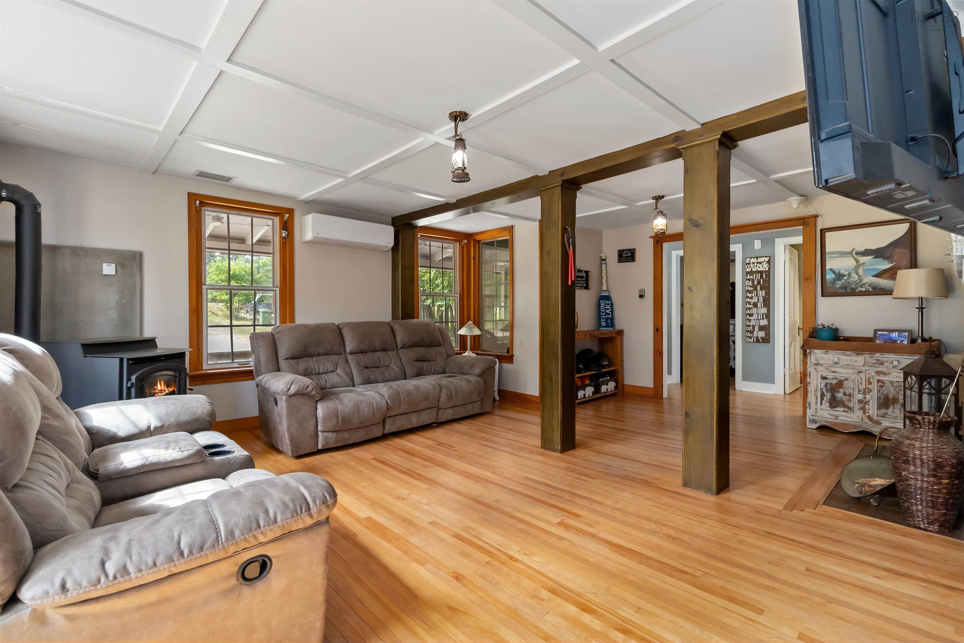 $597,000.00: 7602 Highway 8, South Brookfield