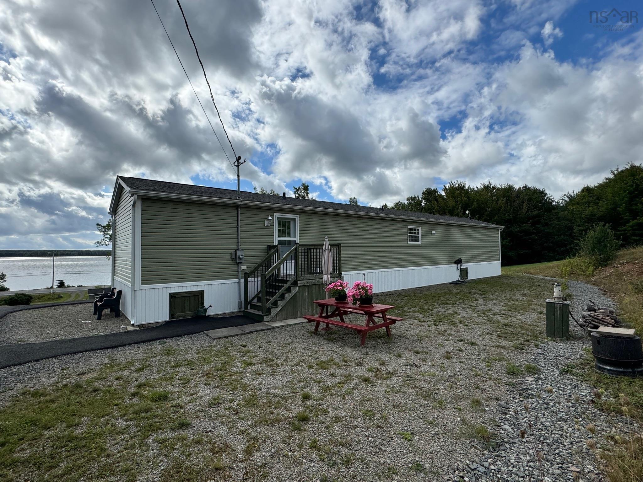 $398,000.00: 10335 Highway 105, Aberdeen