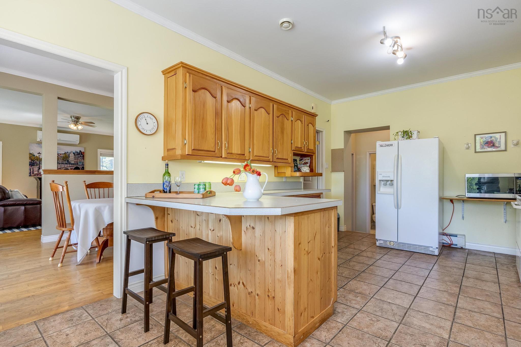 $899,900.00: 6146 St Margaret