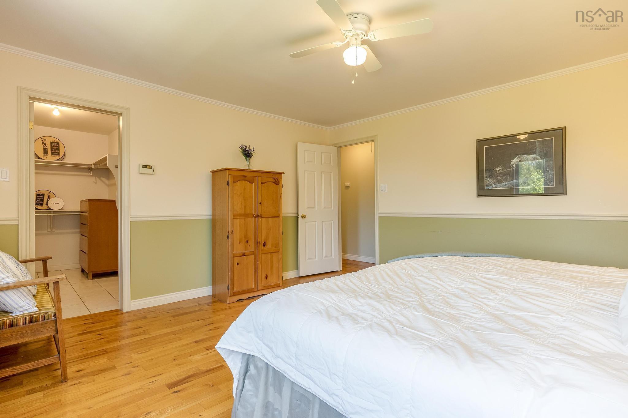 $899,900.00: 6146 St Margaret