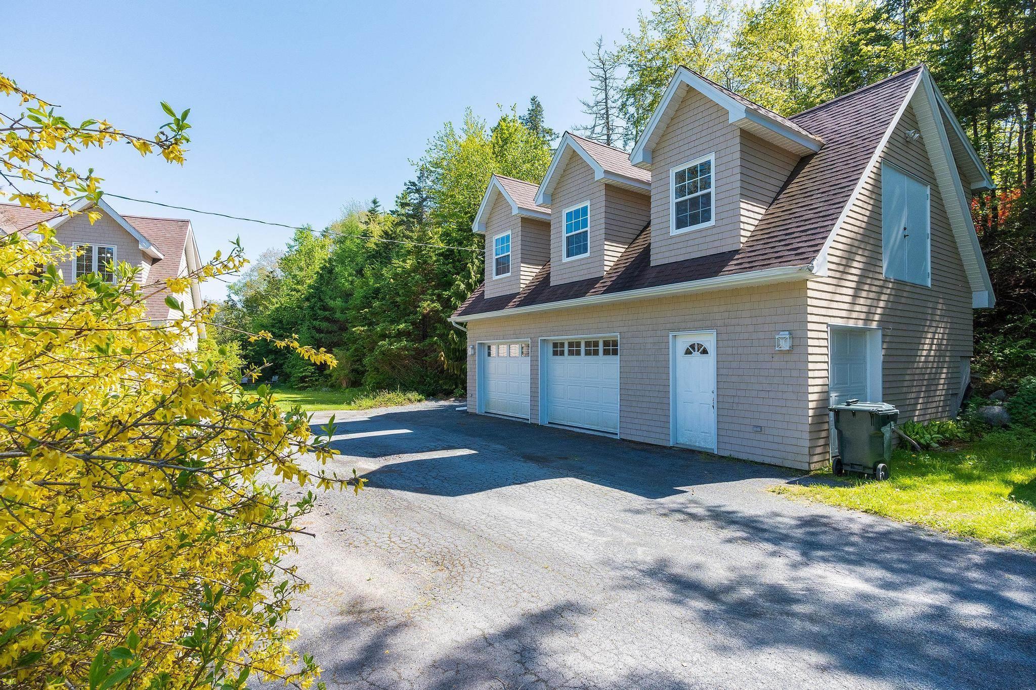 $899,900.00: 6146 St Margaret