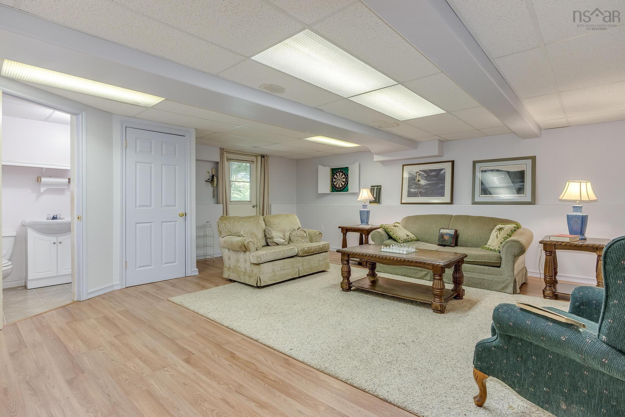 $899,900.00: 6146 St Margaret