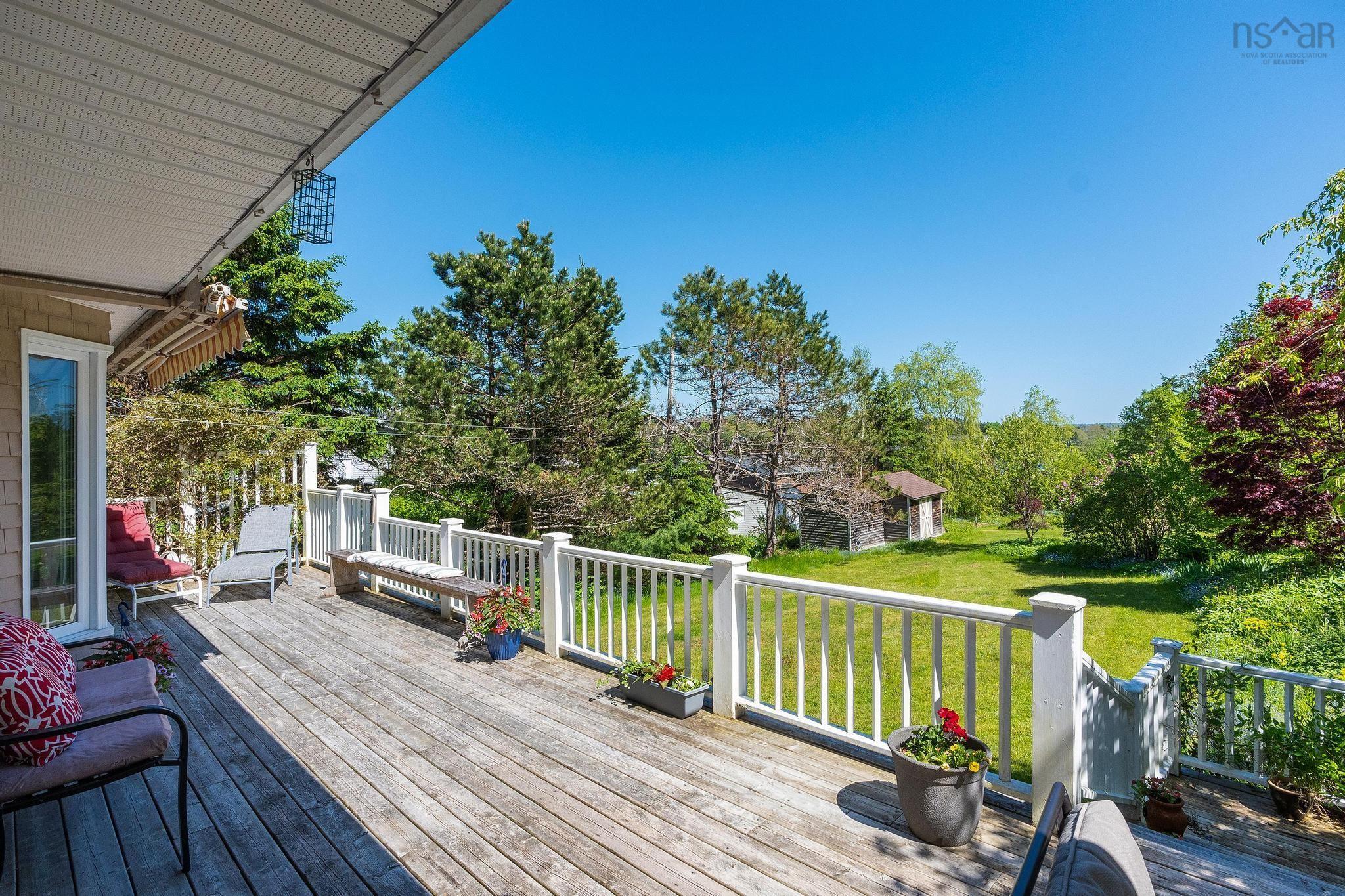$899,900.00: 6146 St Margaret
