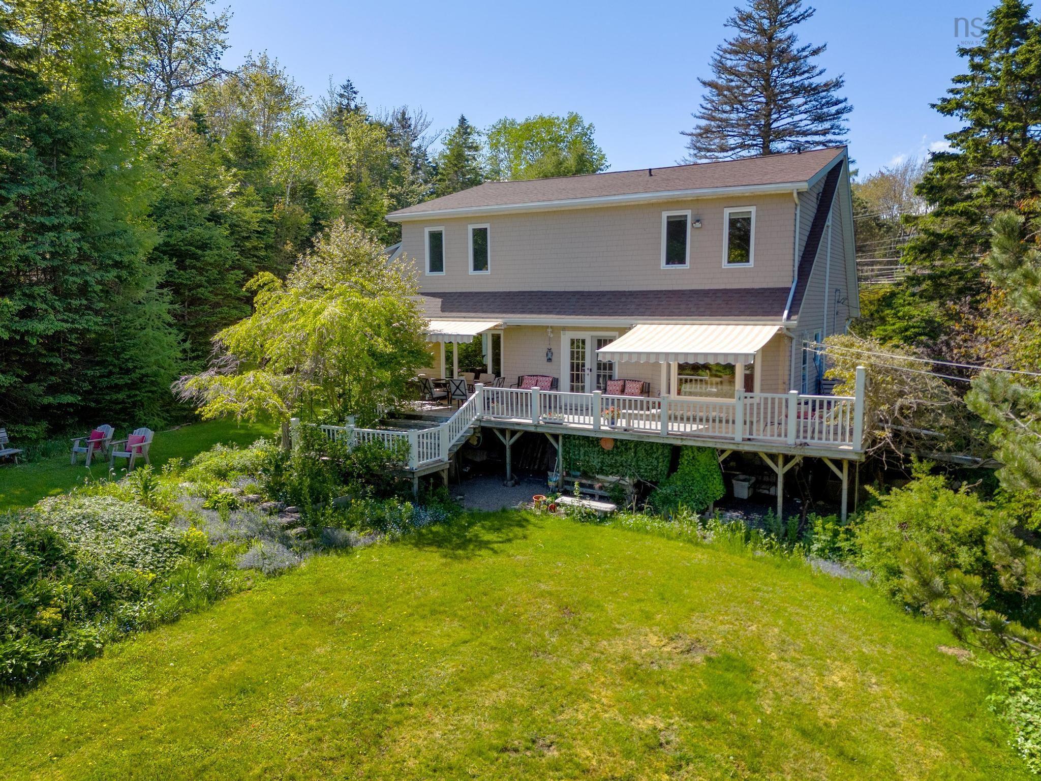 $899,900.00: 6146 St Margaret