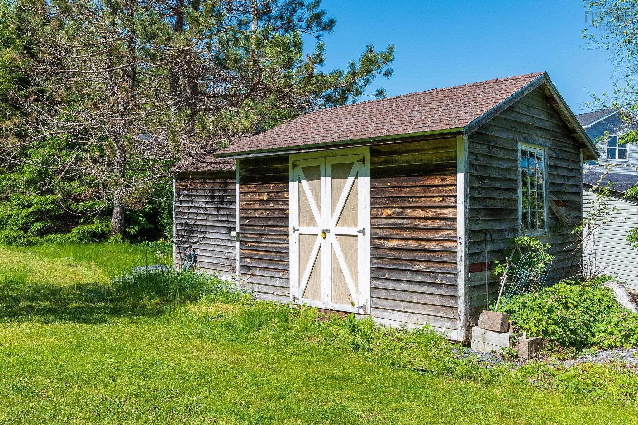 $899,900.00: 6146 St Margaret