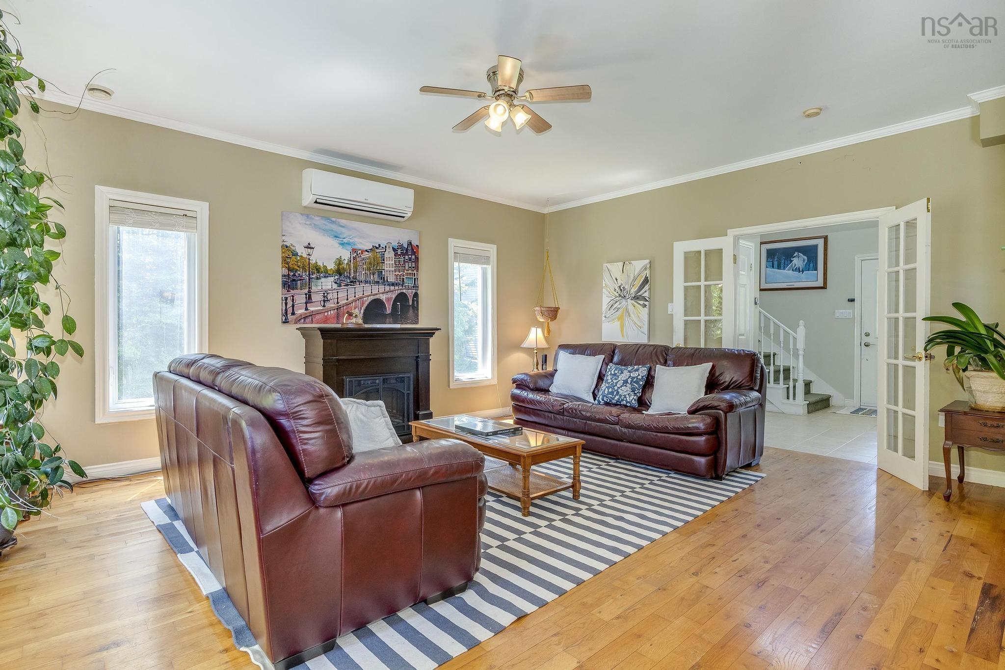 $899,900.00: 6146 St Margaret