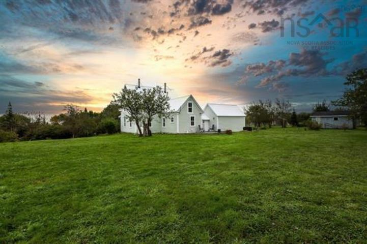 $359,900.00: 171 Round Bay Ferry Road, Round Bay
