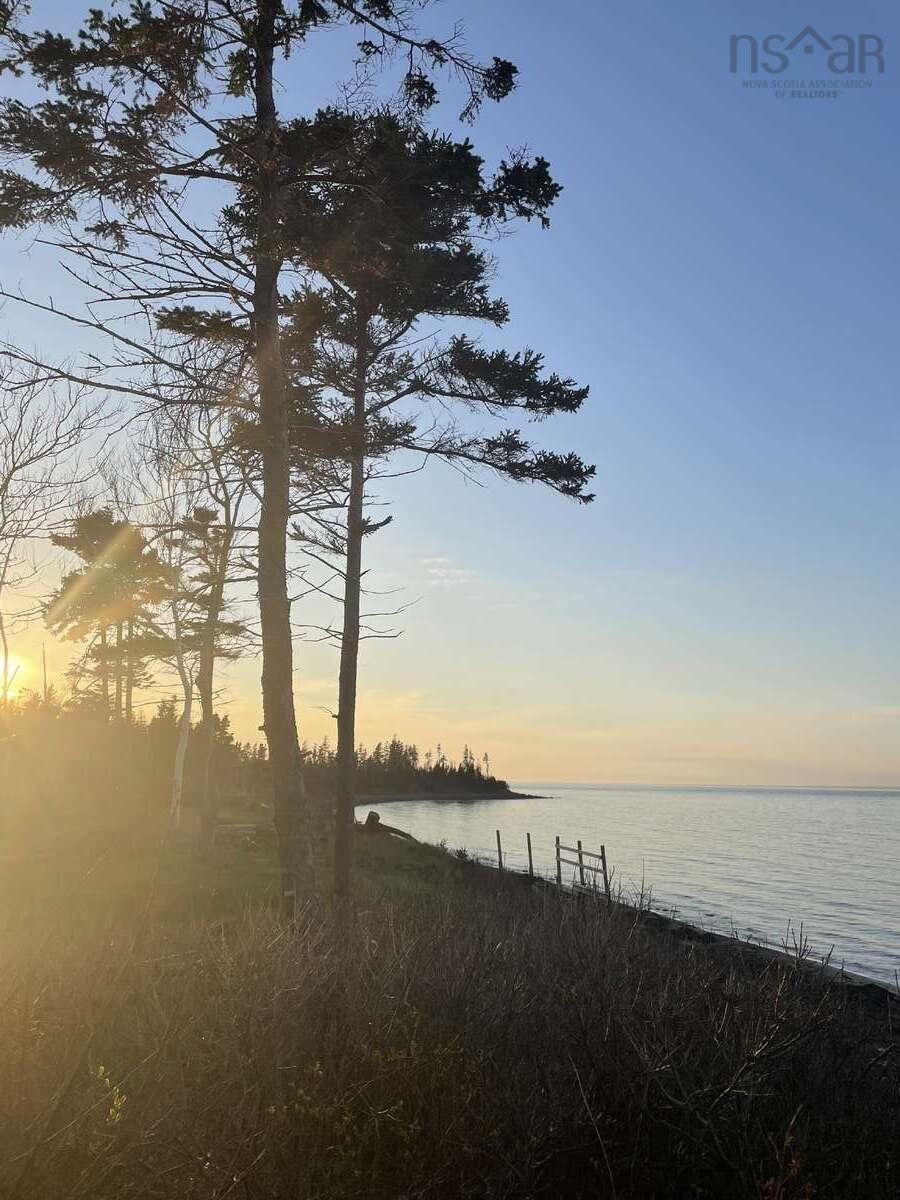 $599,900.00: 1613 Caribou Island Road, Caribou Island