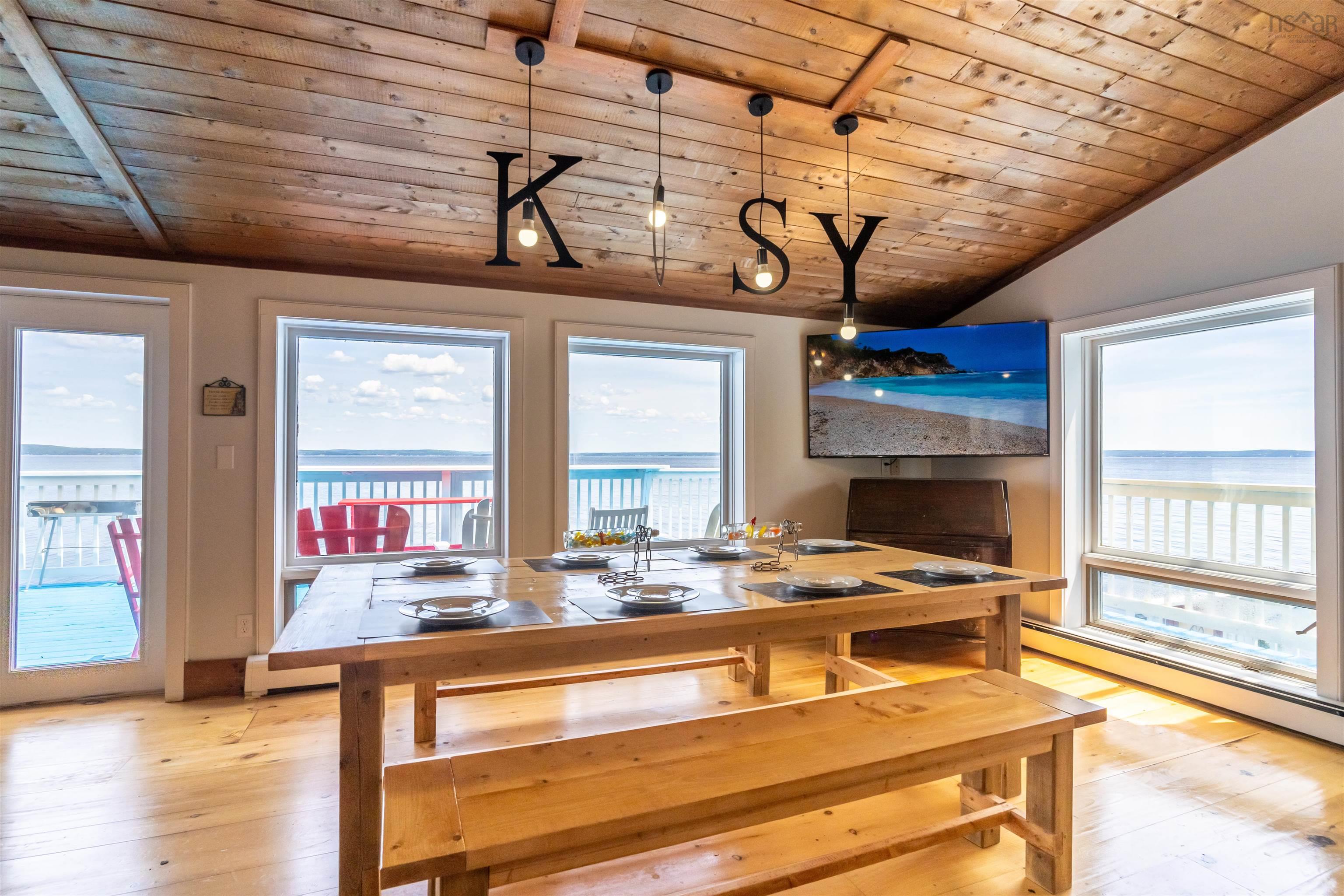 $989,900.00: 501 Mill Cove Shore Rd, Birchy Head