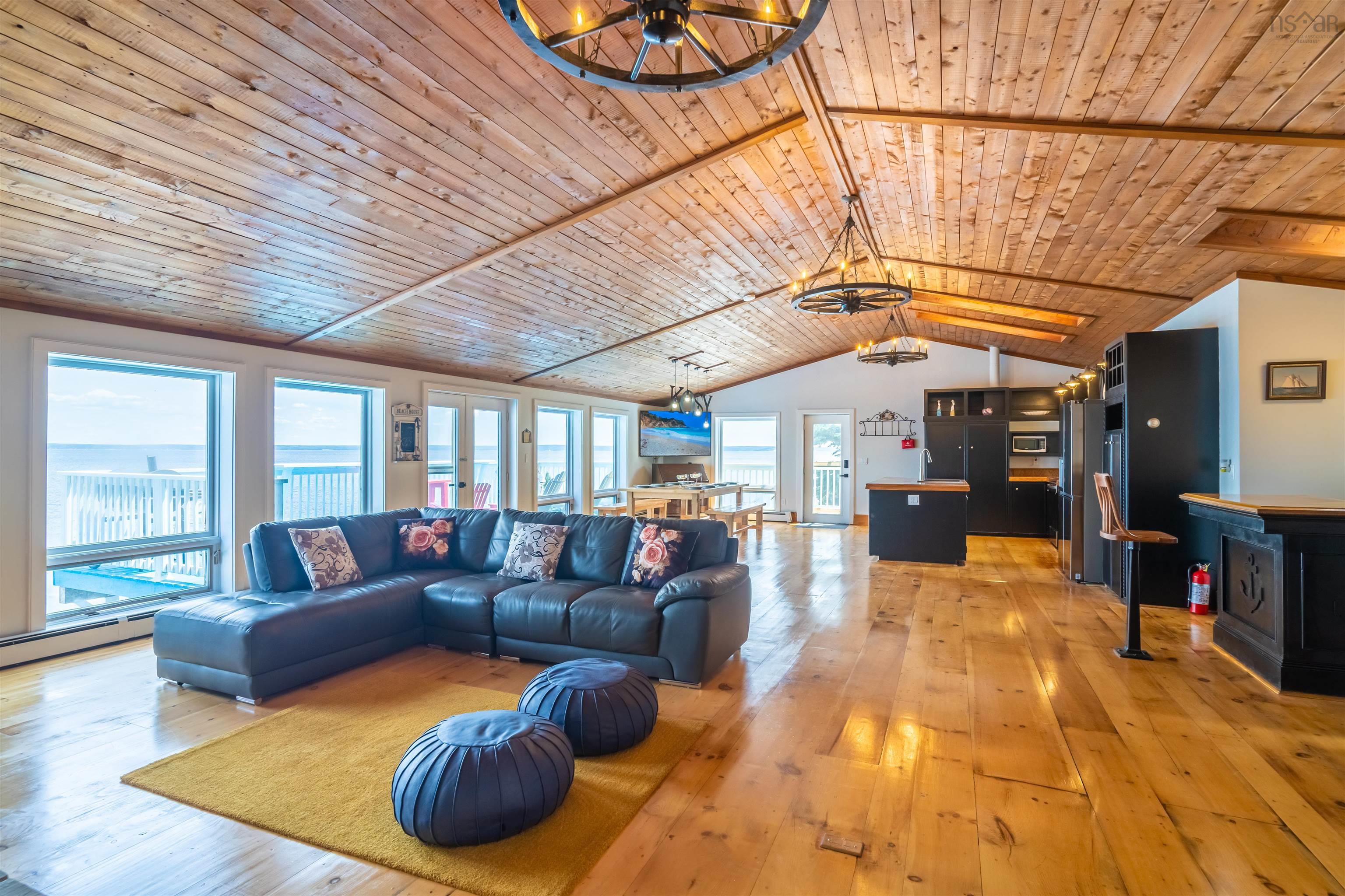 $989,900.00: 501 Mill Cove Shore Rd, Birchy Head