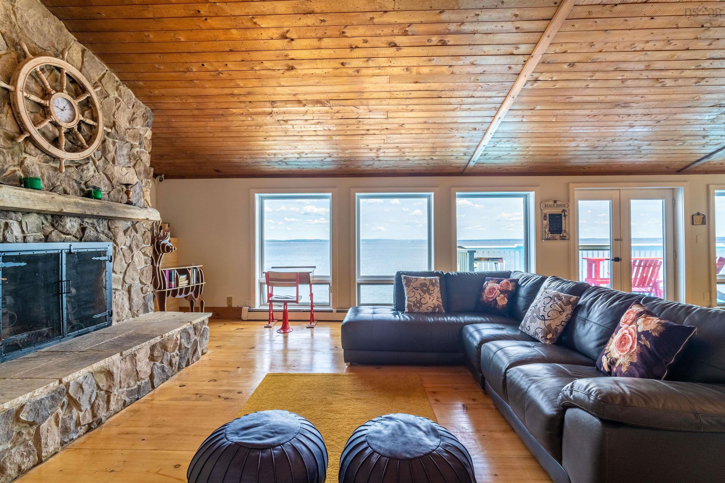 $989,900.00: 501 Mill Cove Shore Rd, Birchy Head
