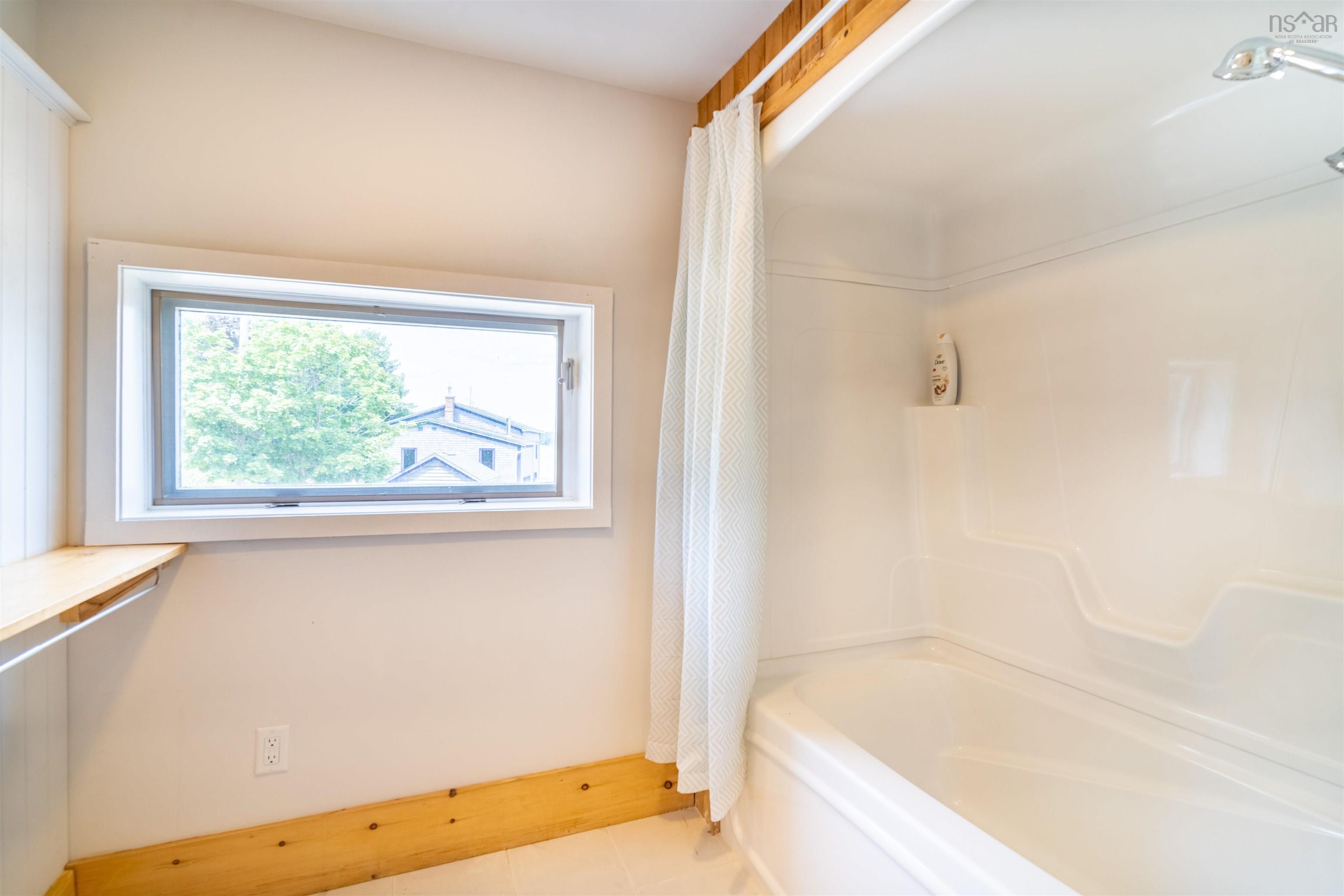 $989,900.00: 501 Mill Cove Shore Rd, Birchy Head