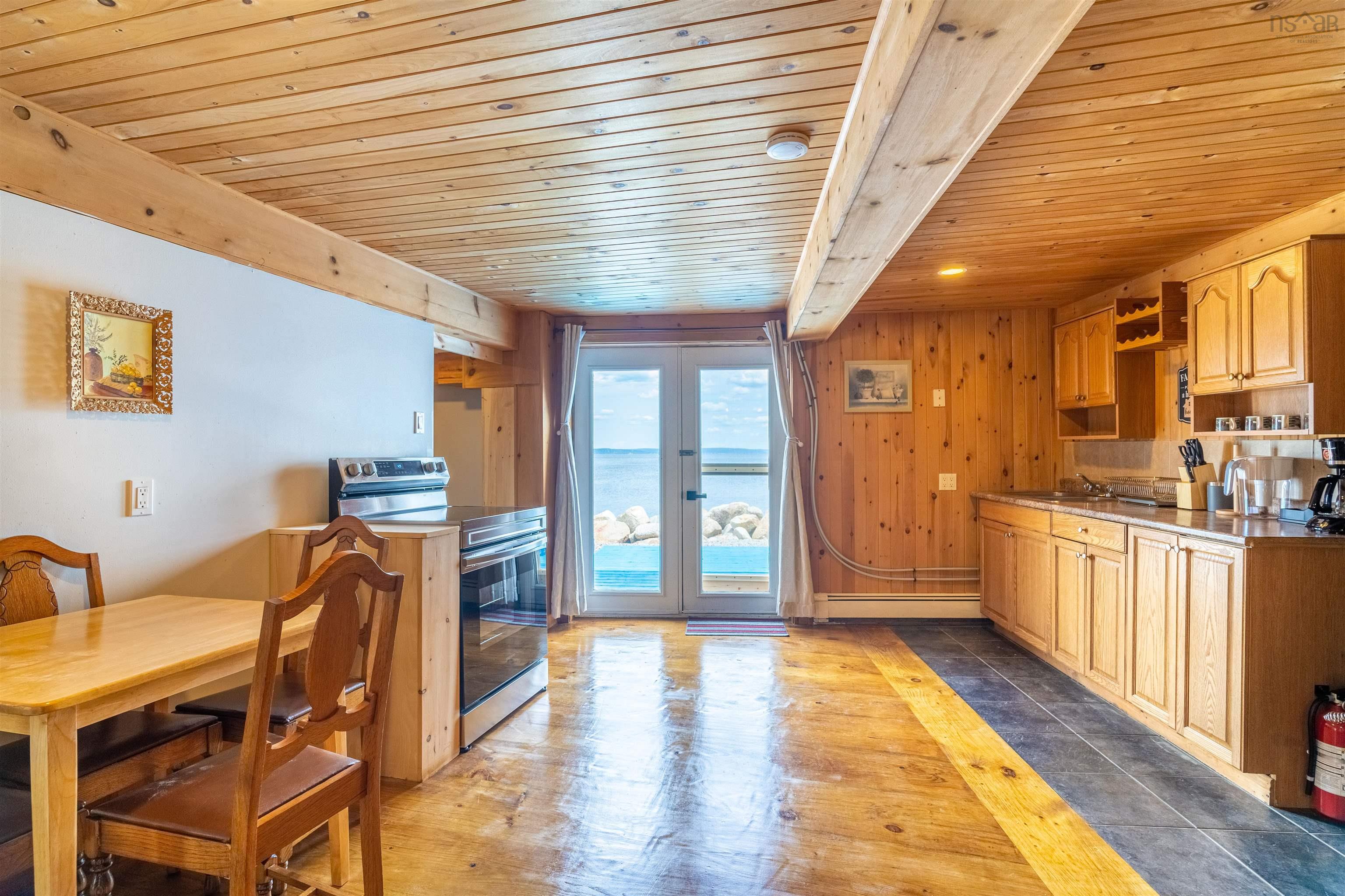 $989,900.00: 501 Mill Cove Shore Rd, Birchy Head