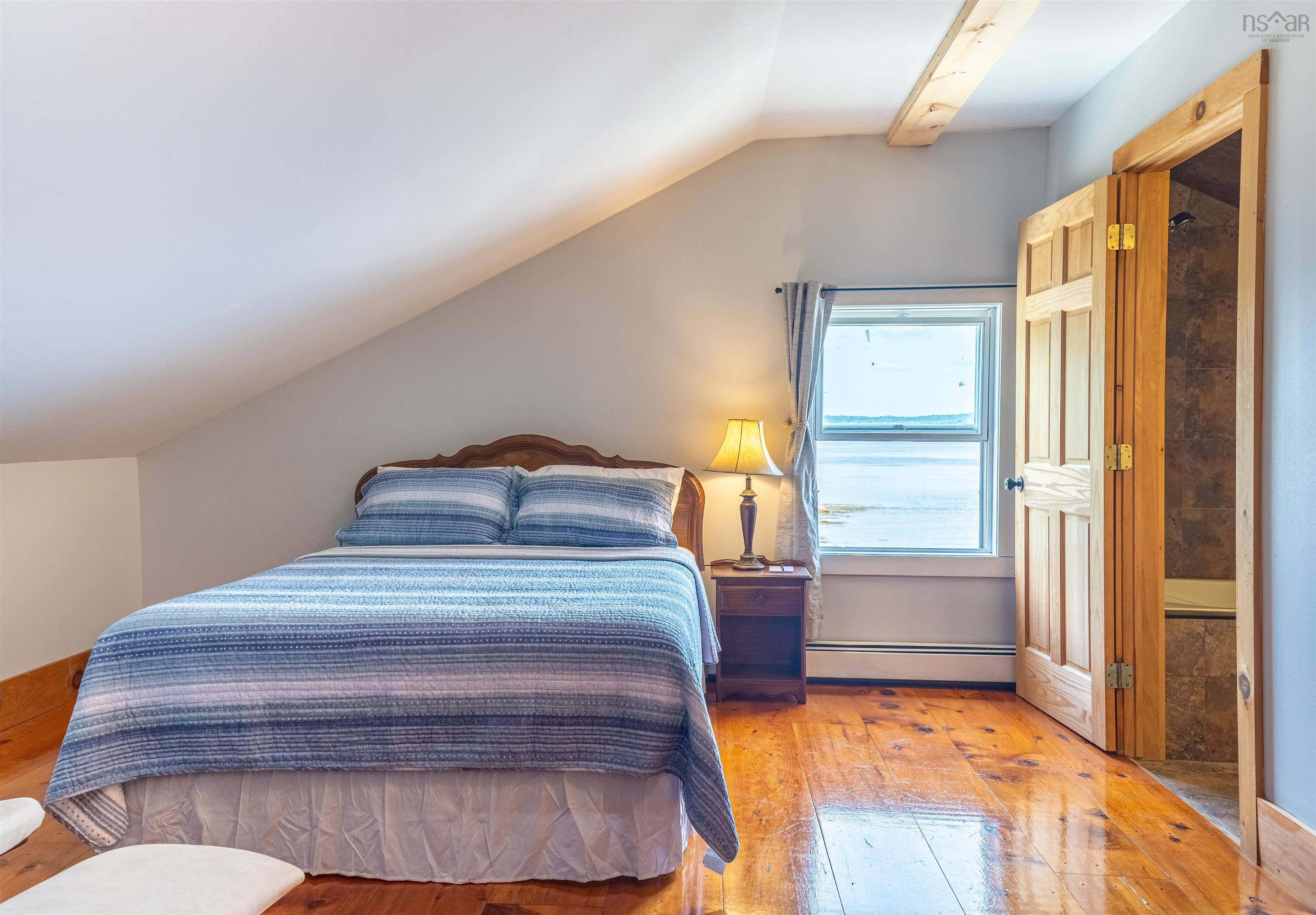 $989,900.00: 501 Mill Cove Shore Rd, Birchy Head