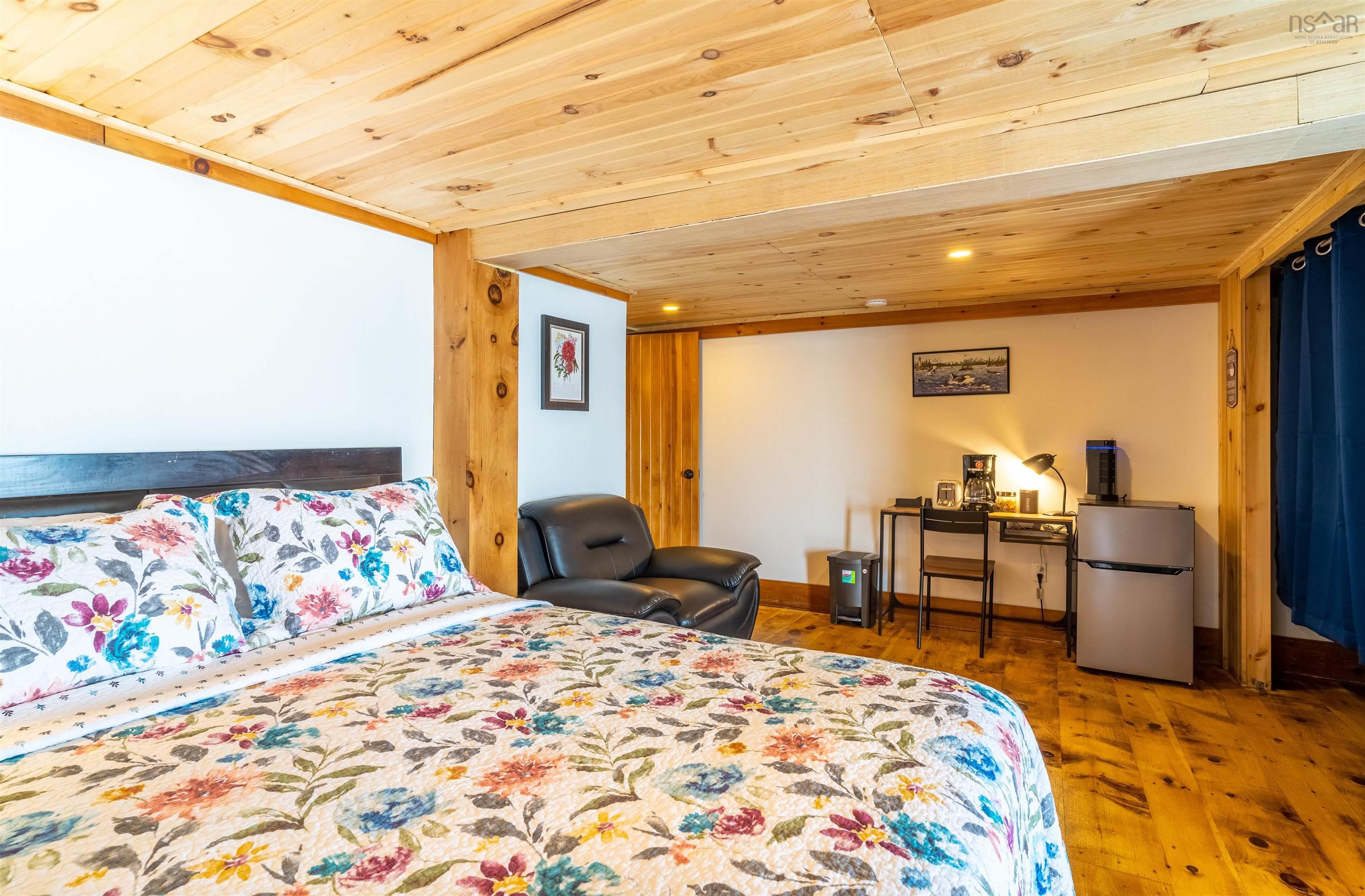 $989,900.00: 501 Mill Cove Shore Rd, Birchy Head