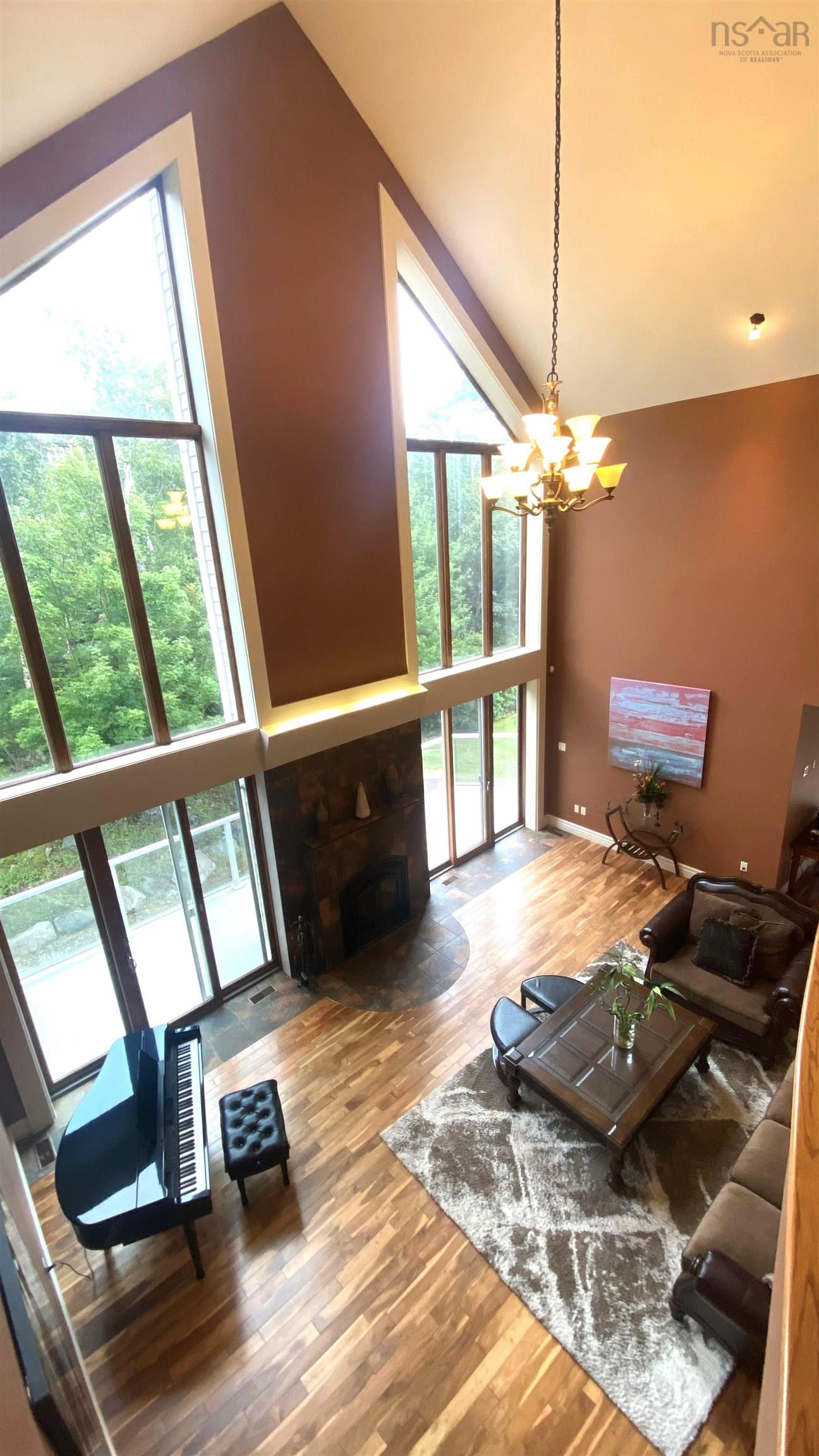 $1,829,900.00: 72 Worthington Place, Bedford