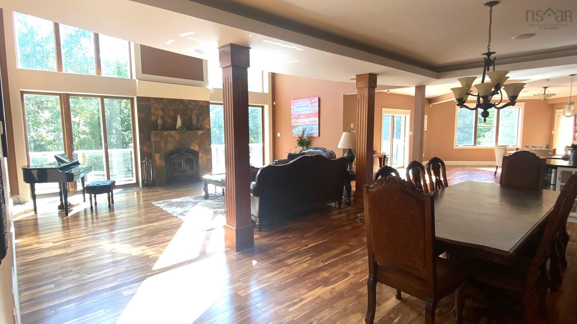 $1,829,900.00: 72 Worthington Place, Bedford