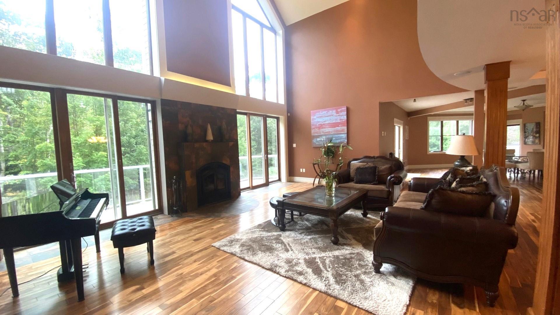 $1,829,900.00: 72 Worthington Place, Bedford