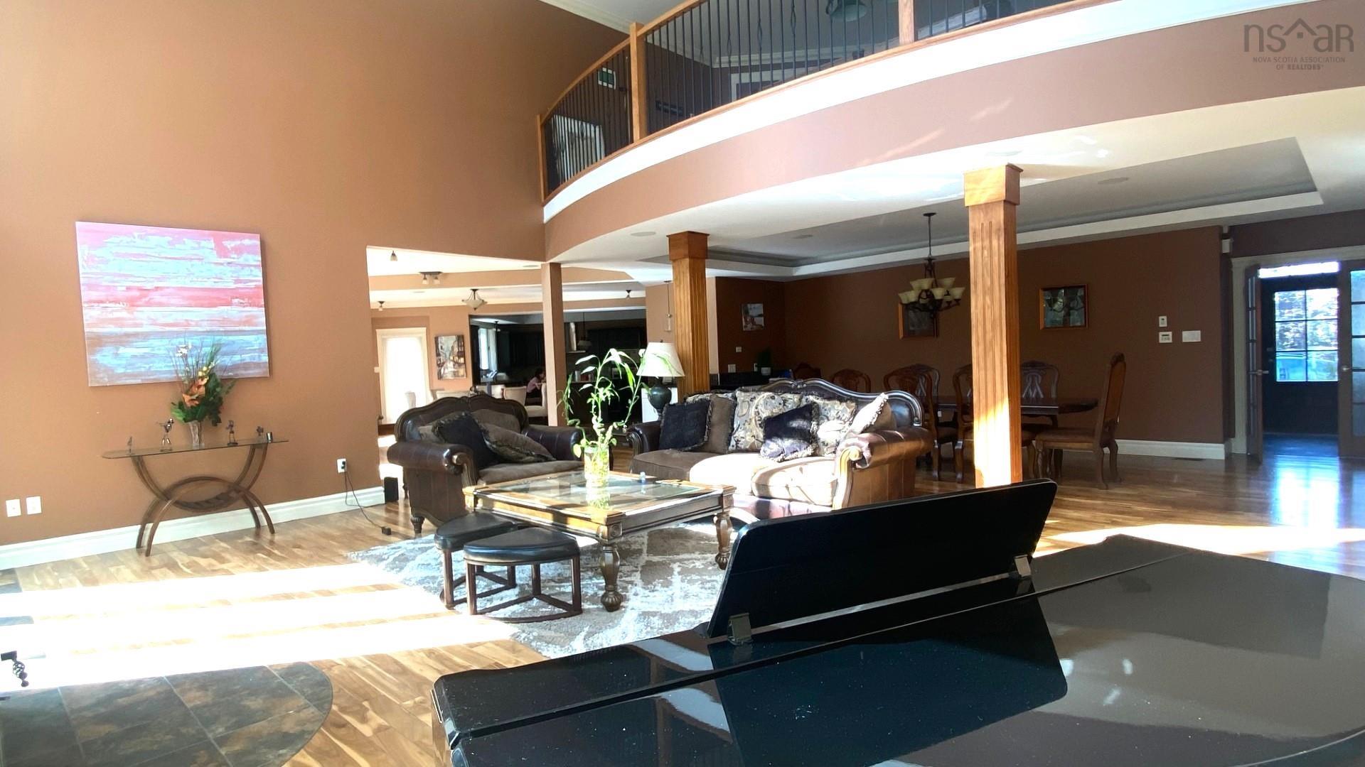 $1,829,900.00: 72 Worthington Place, Bedford