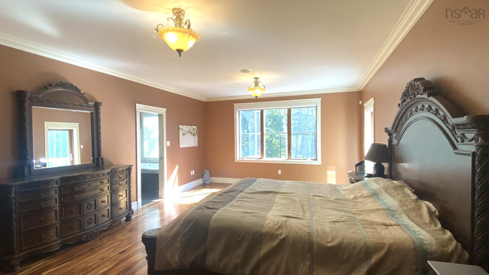 $1,829,900.00: 72 Worthington Place, Bedford