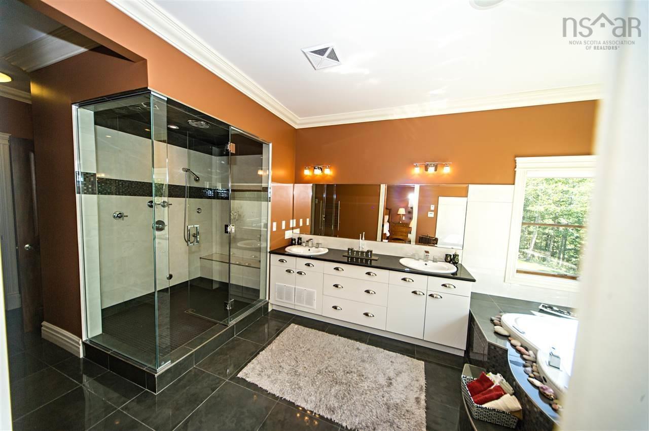 $1,829,900.00: 72 Worthington Place, Bedford