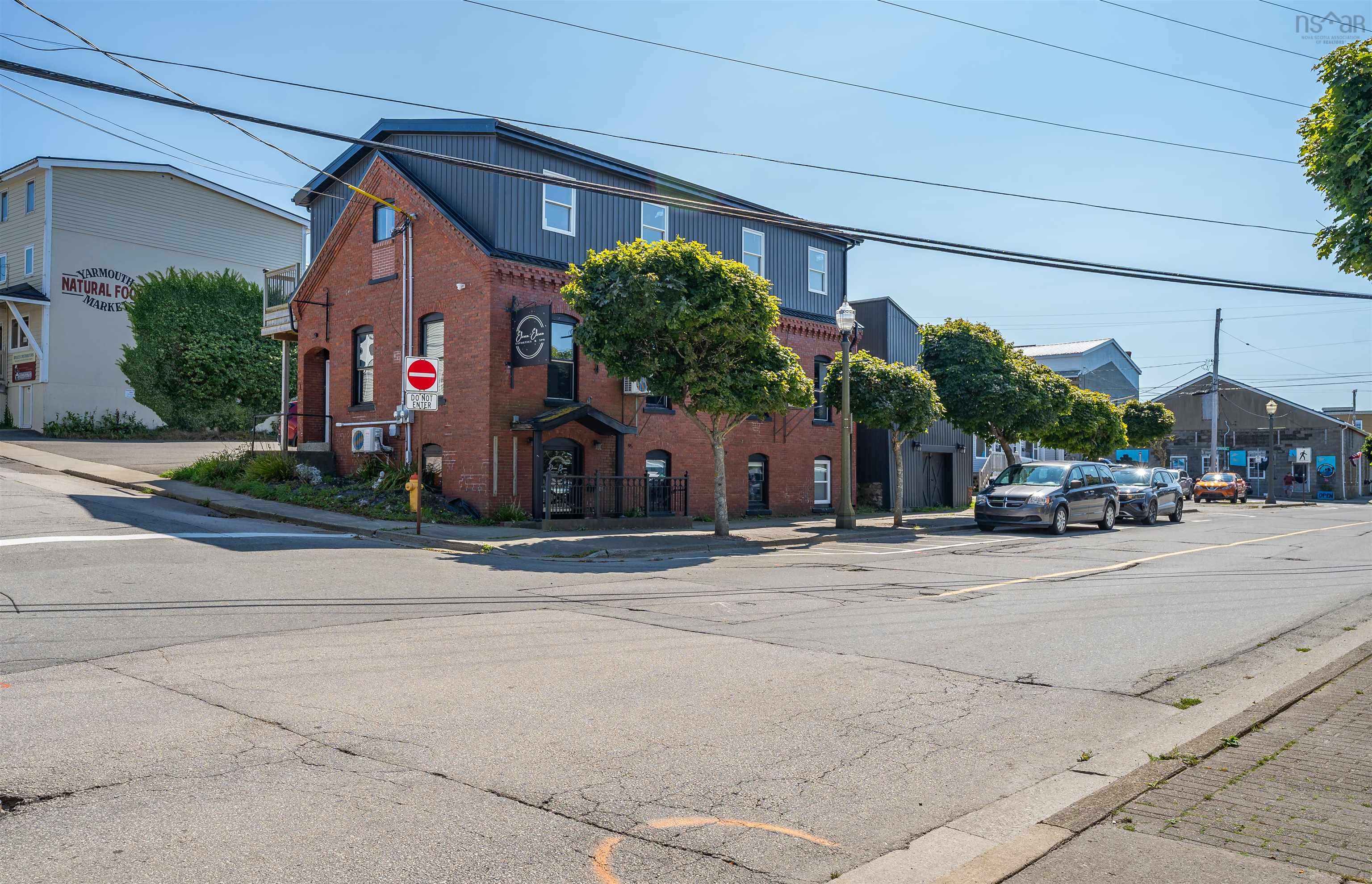 $450,000.00: 1 Jenkins Street, Yarmouth