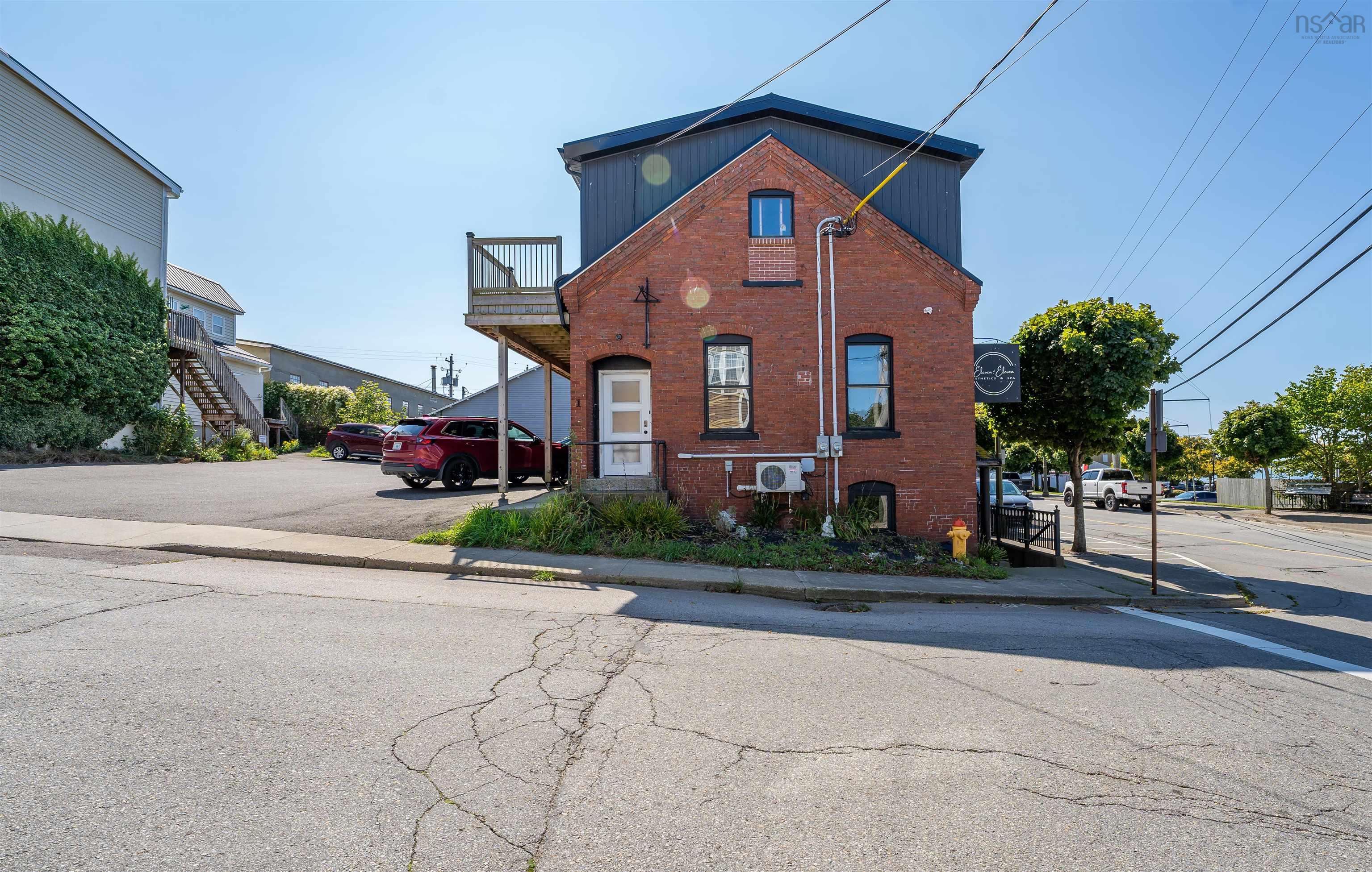 $450,000.00: 1 Jenkins Street, Yarmouth
