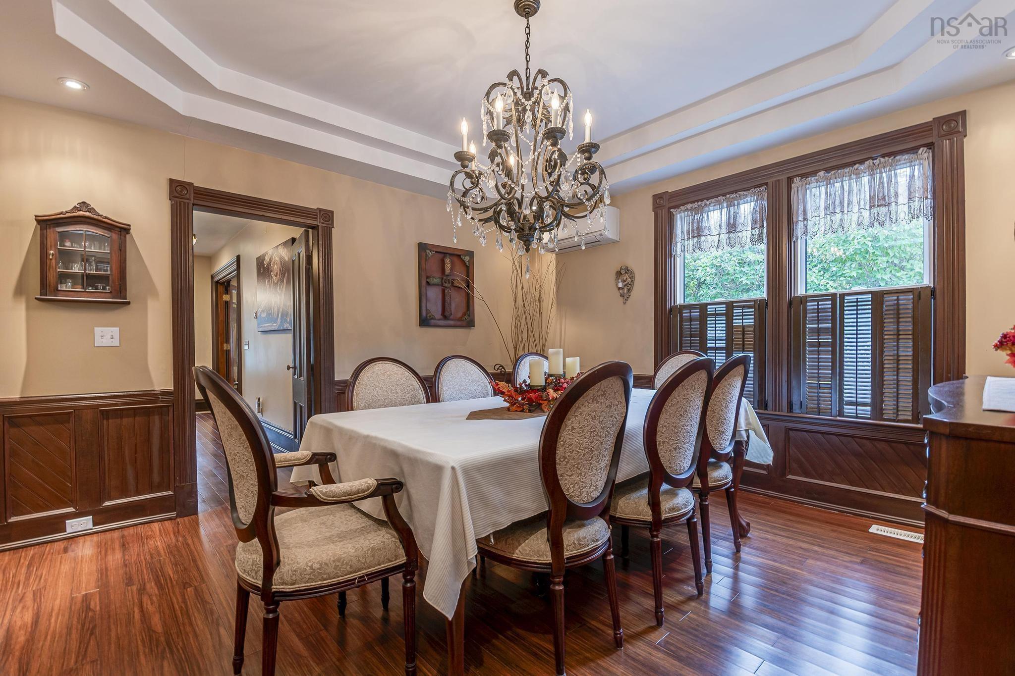 $1,095,000.00: 76 Montague Row, Digby