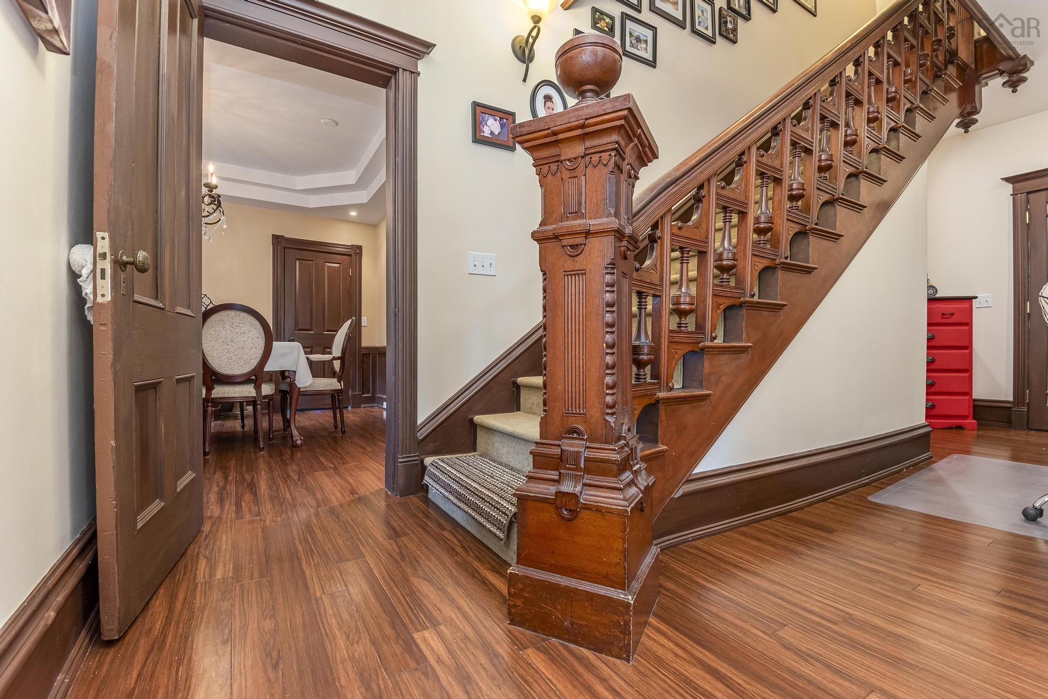 $1,095,000.00: 76 Montague Row, Digby