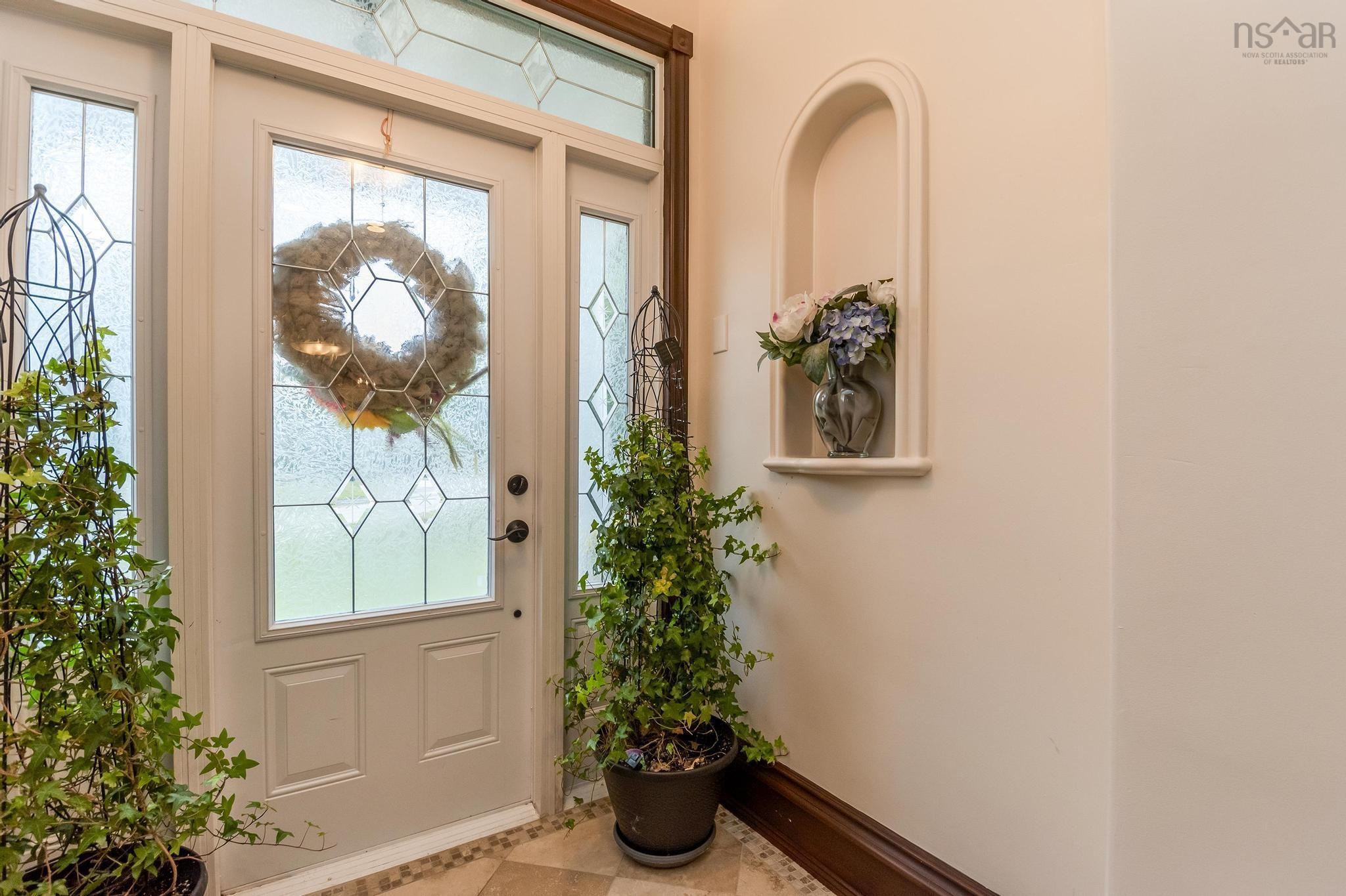 $1,095,000.00: 76 Montague Row, Digby