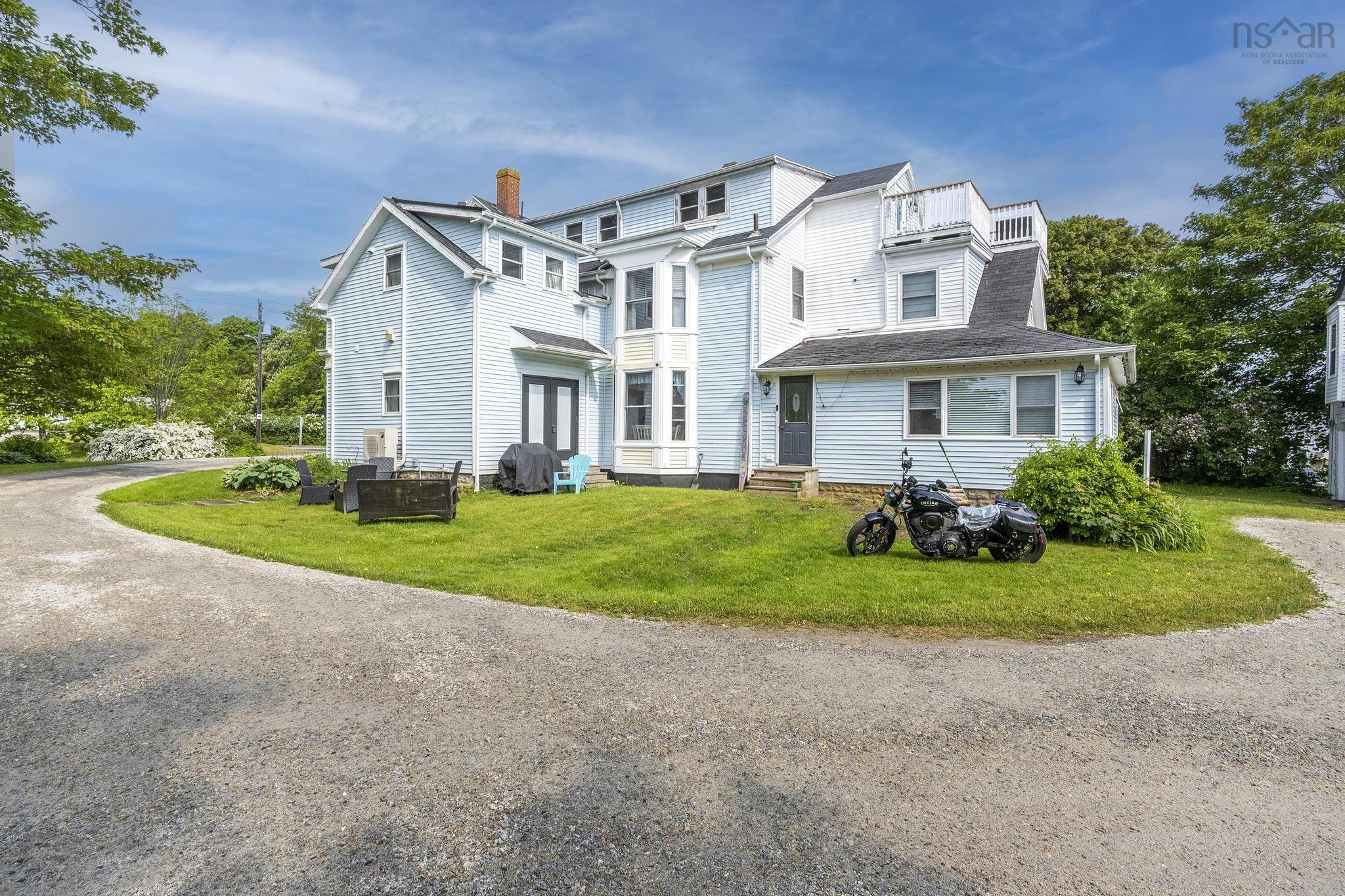 $1,049,000.00: 76 Montague Row, Digby