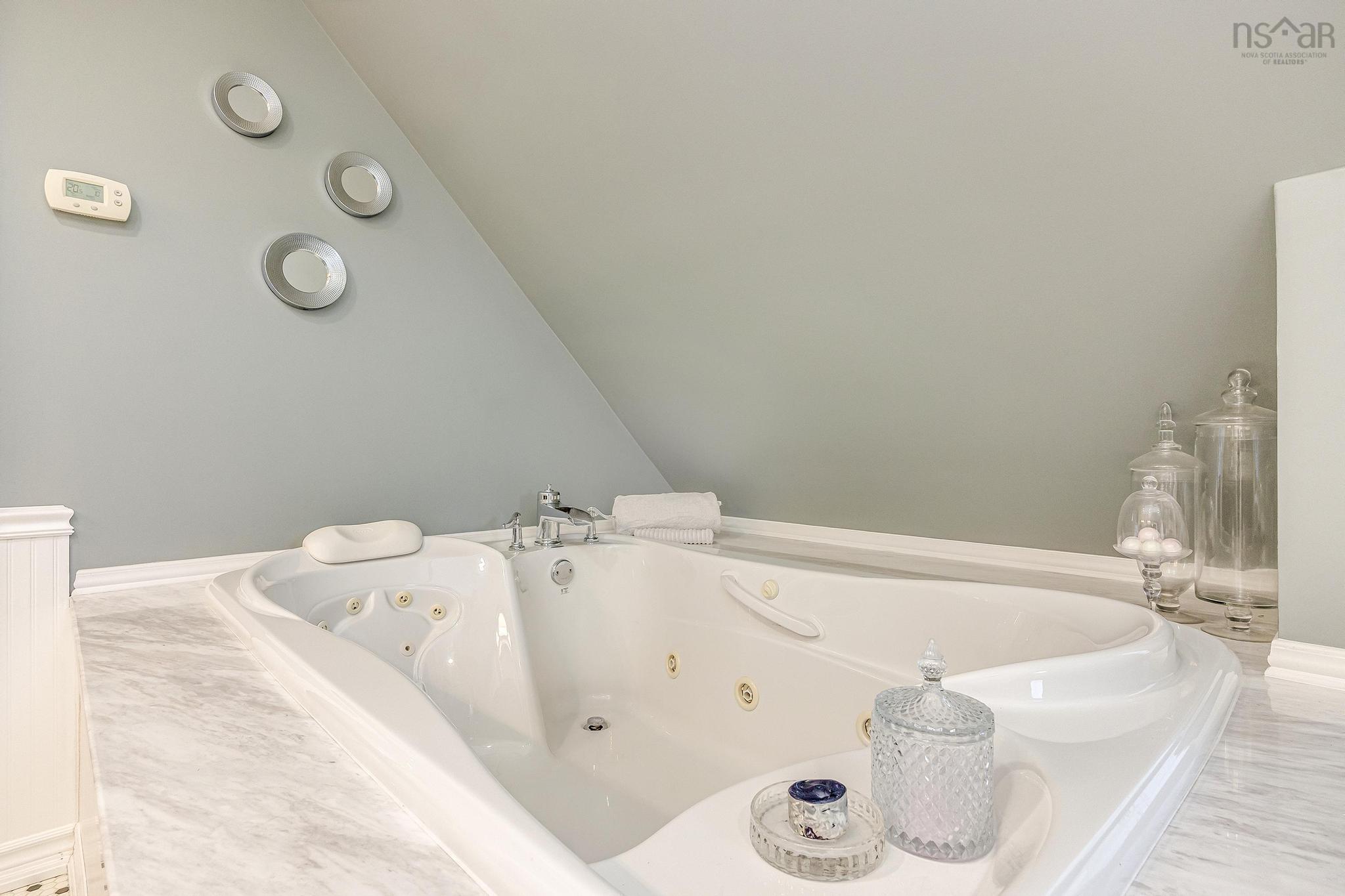 $1,049,000.00: 76 Montague Row, Digby