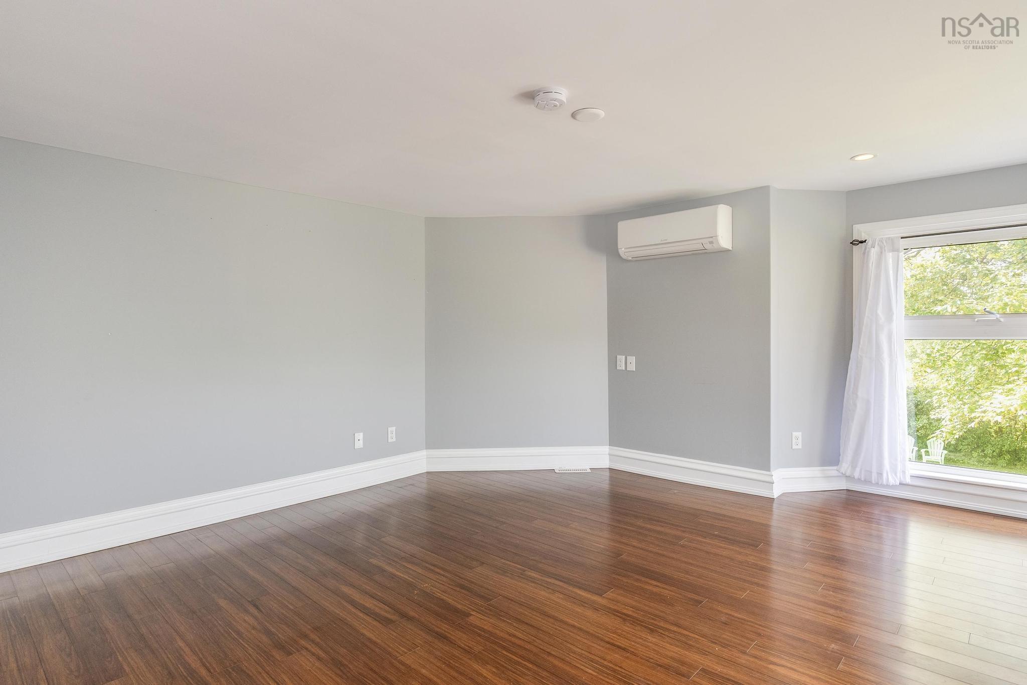 $1,049,000.00: 76 Montague Row, Digby