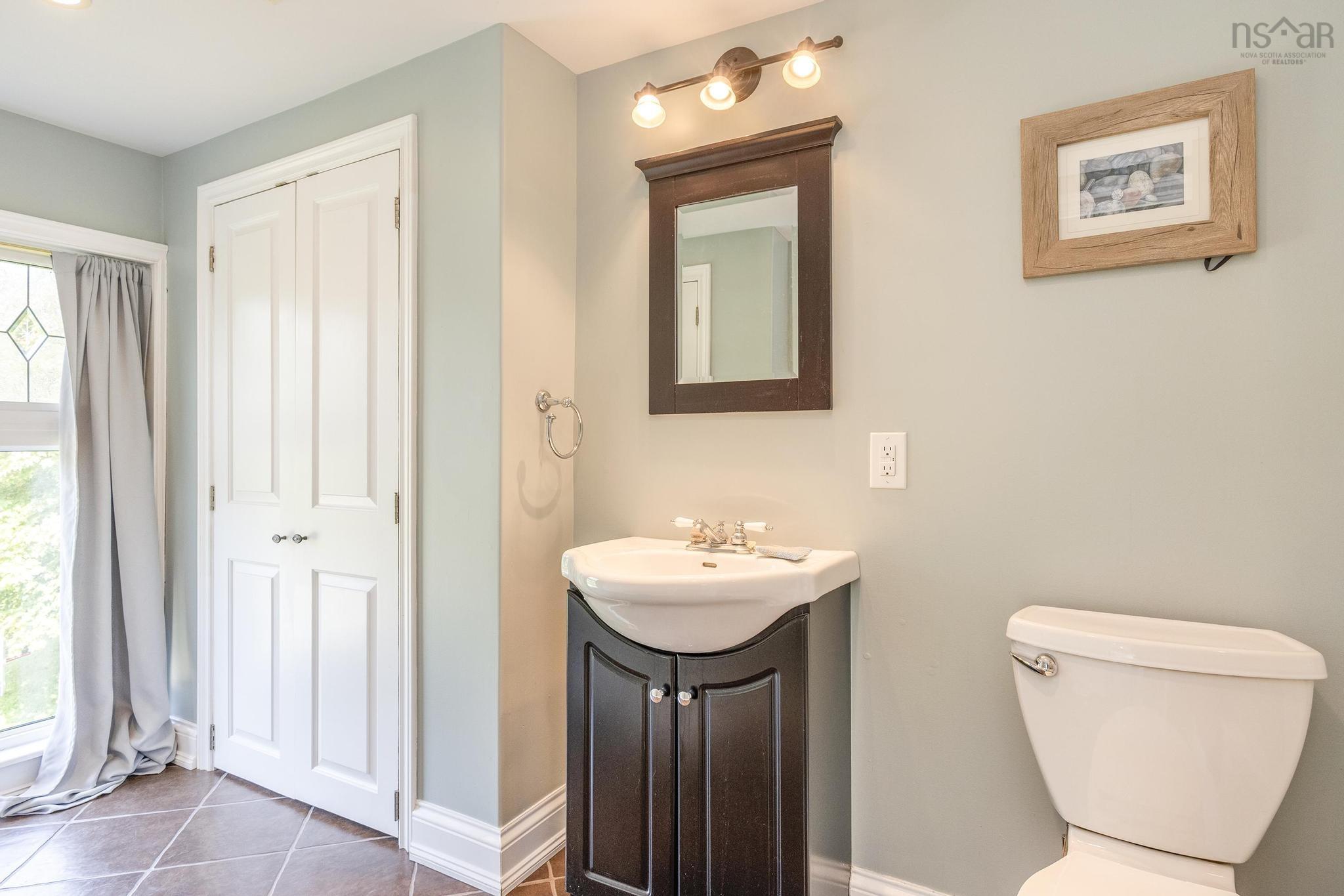 $1,049,000.00: 76 Montague Row, Digby