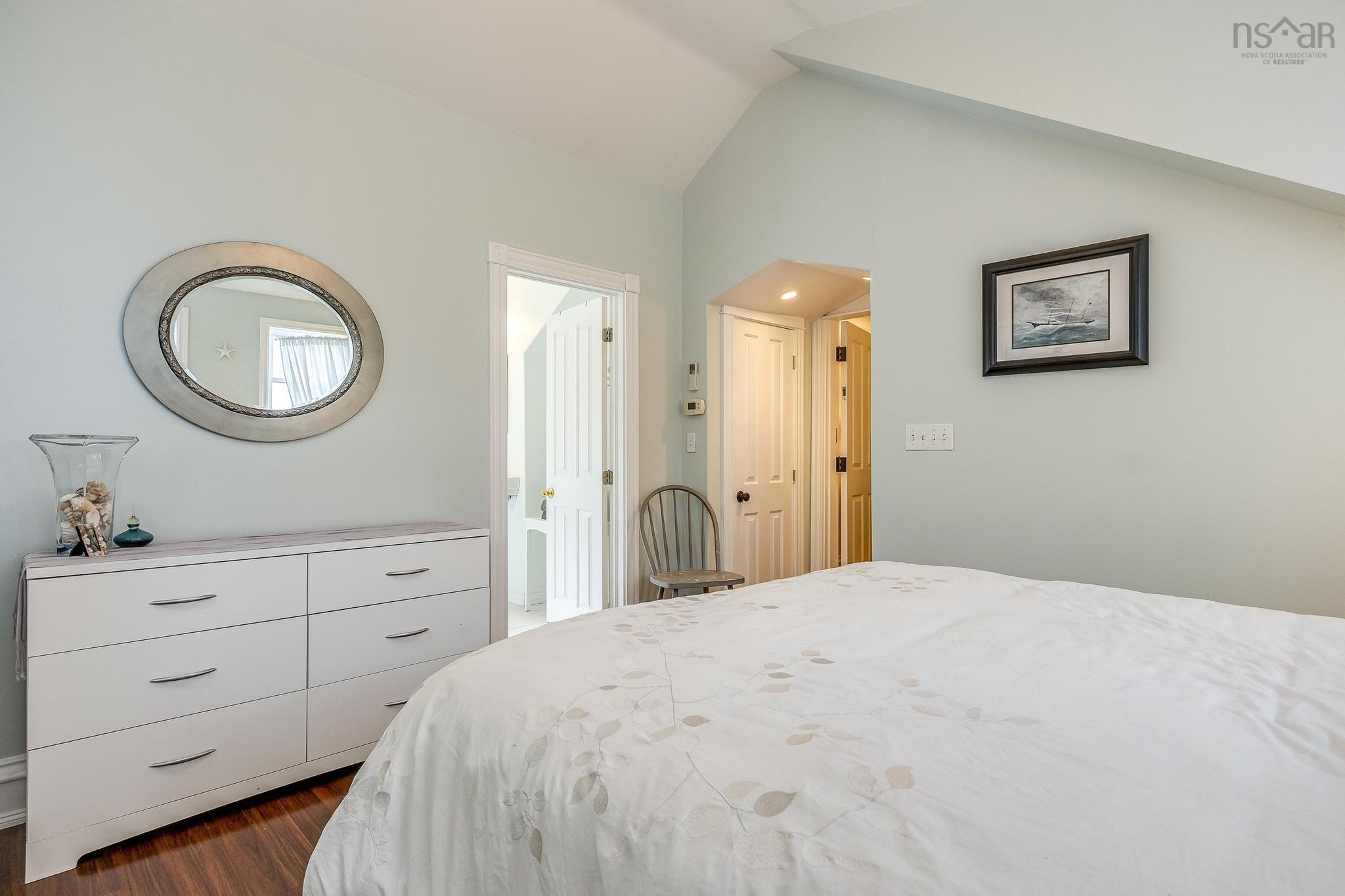 $1,095,000.00: 76 Montague Row, Digby