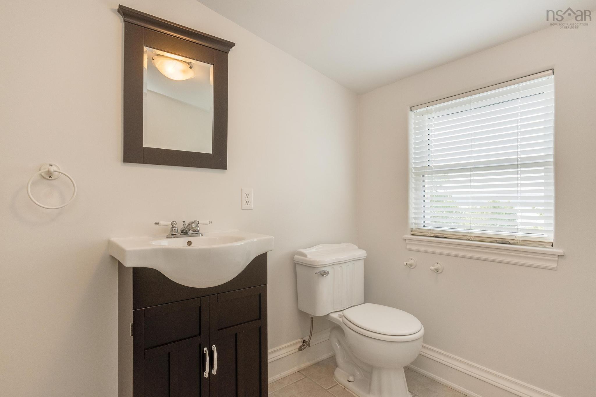 $1,049,000.00: 76 Montague Row, Digby