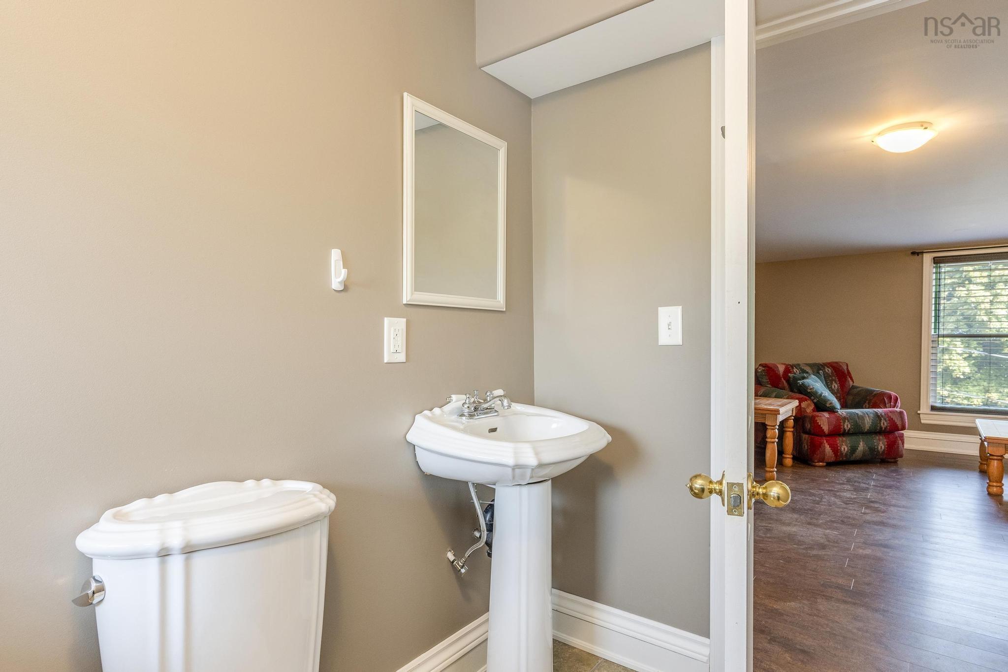 $1,049,000.00: 76 Montague Row, Digby