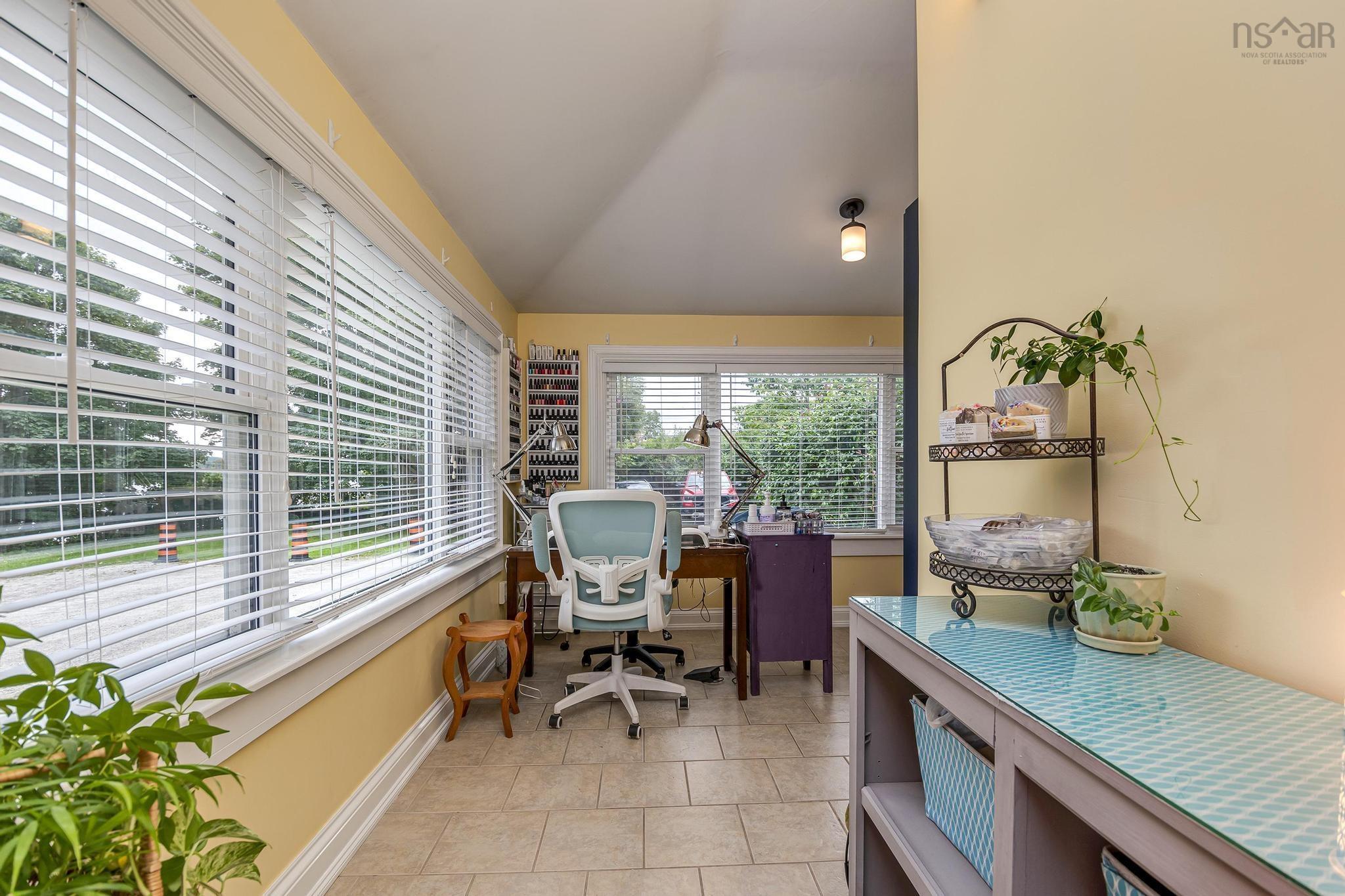 $1,095,000.00: 76 Montague Row, Digby